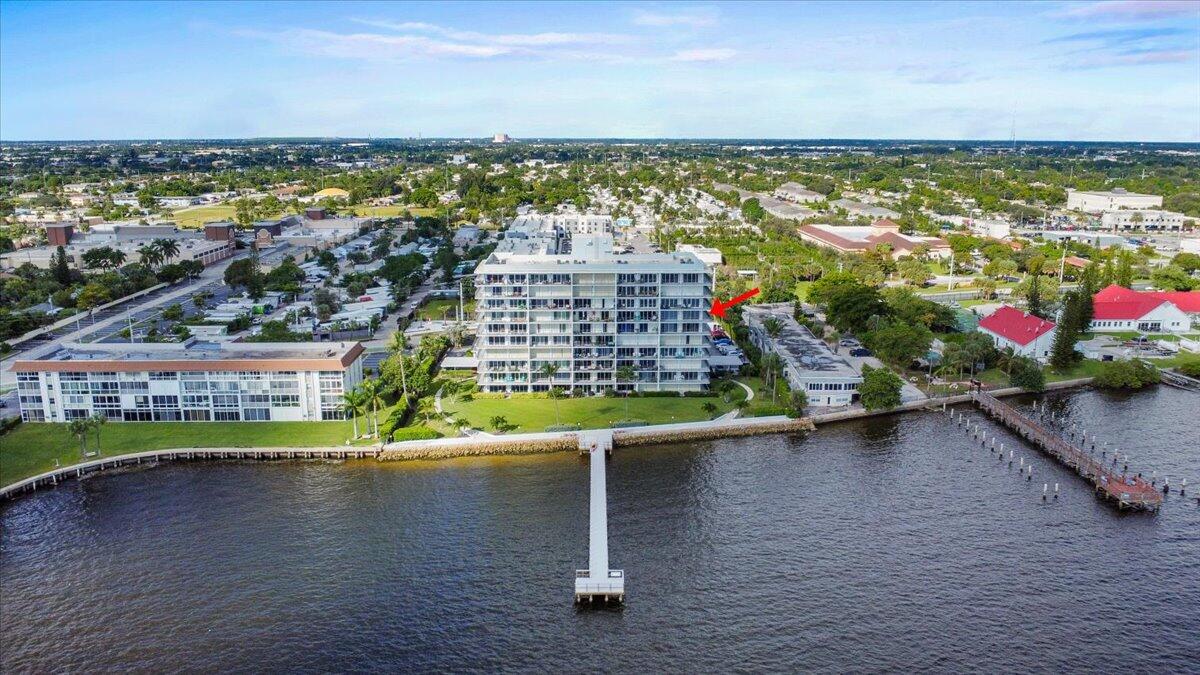 3040 Lake Shore Drive 701