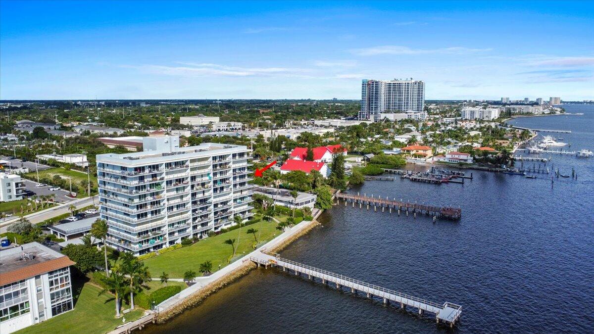 3040 Lake Shore Drive 701
