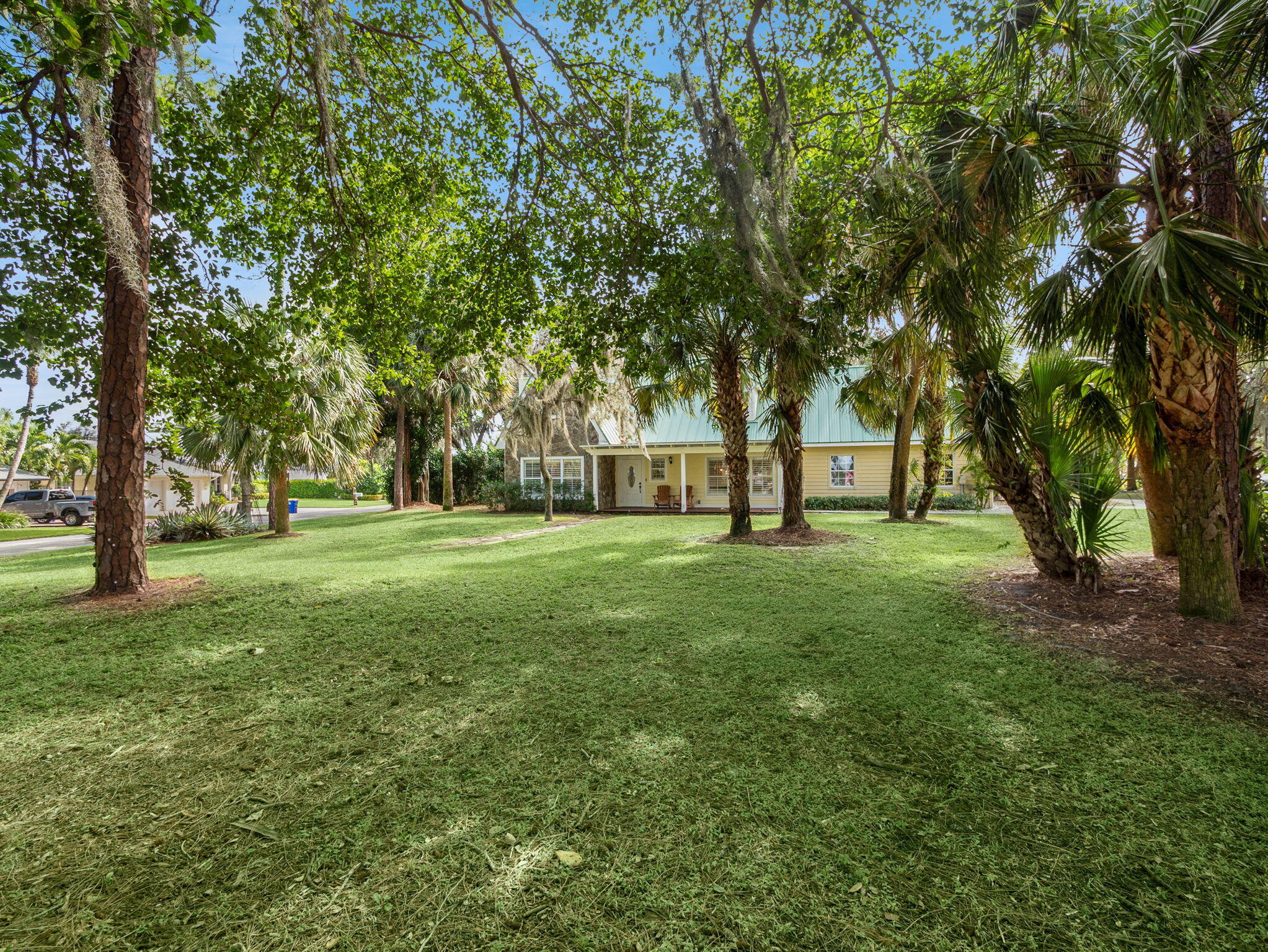 865 SW Magnolia Bluff Drive