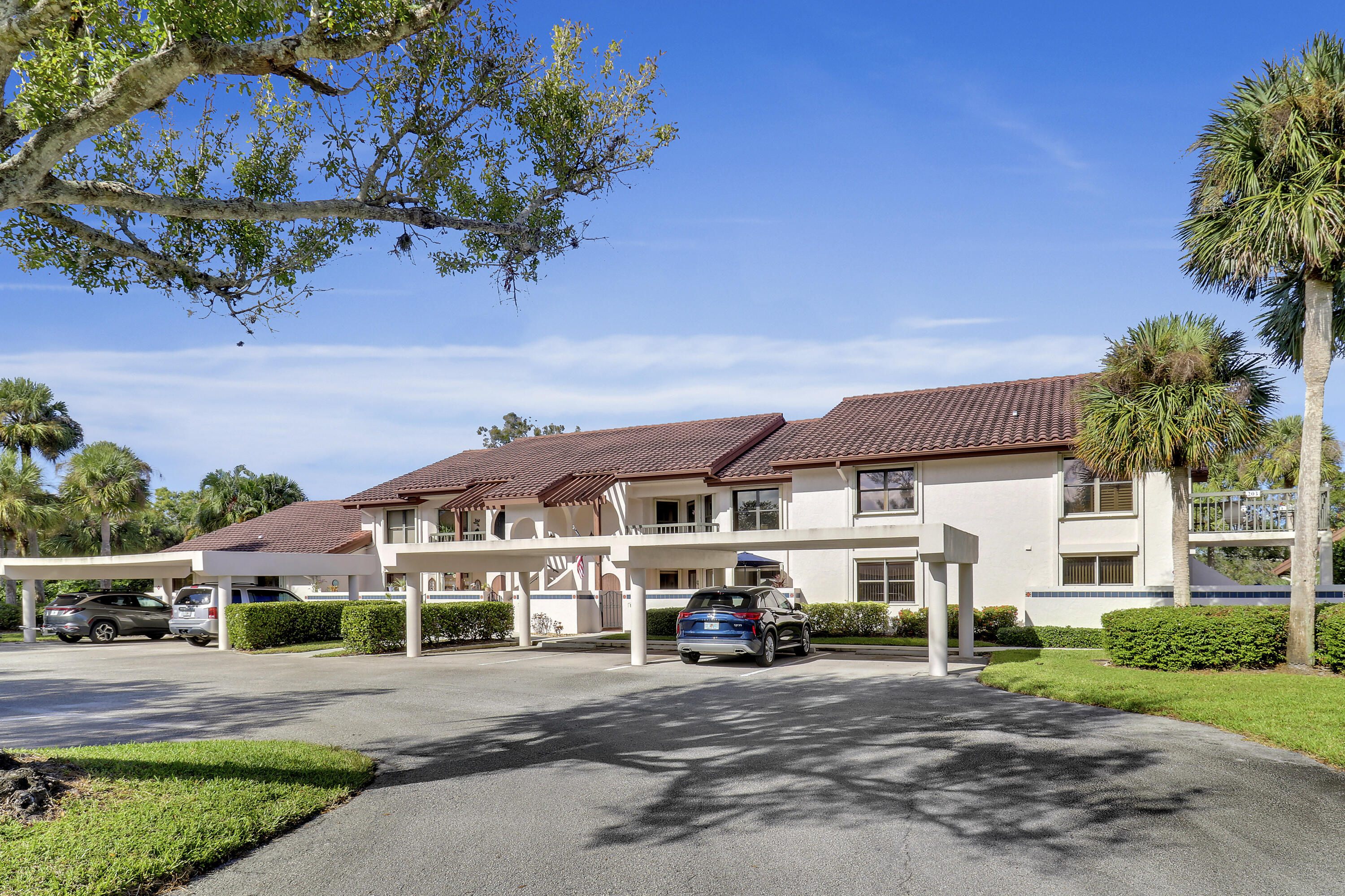 3490 SE Martinique Trace 202