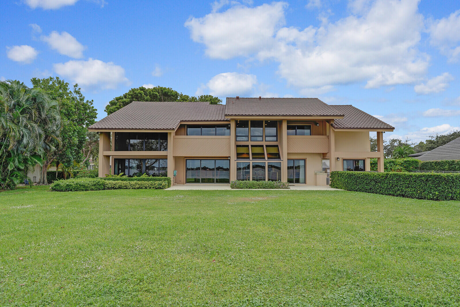 2504 Embassy Drive
