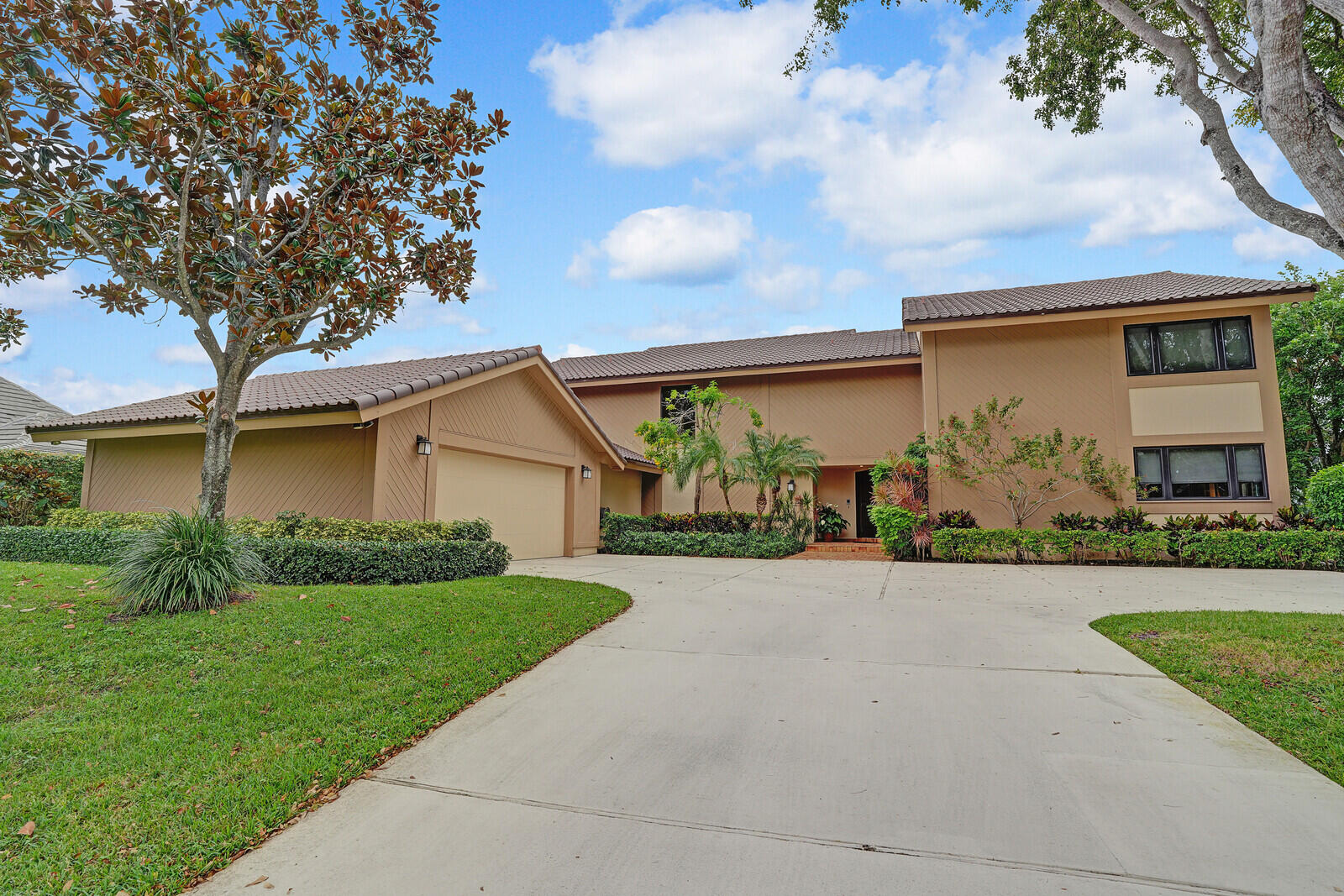 2504 Embassy Drive