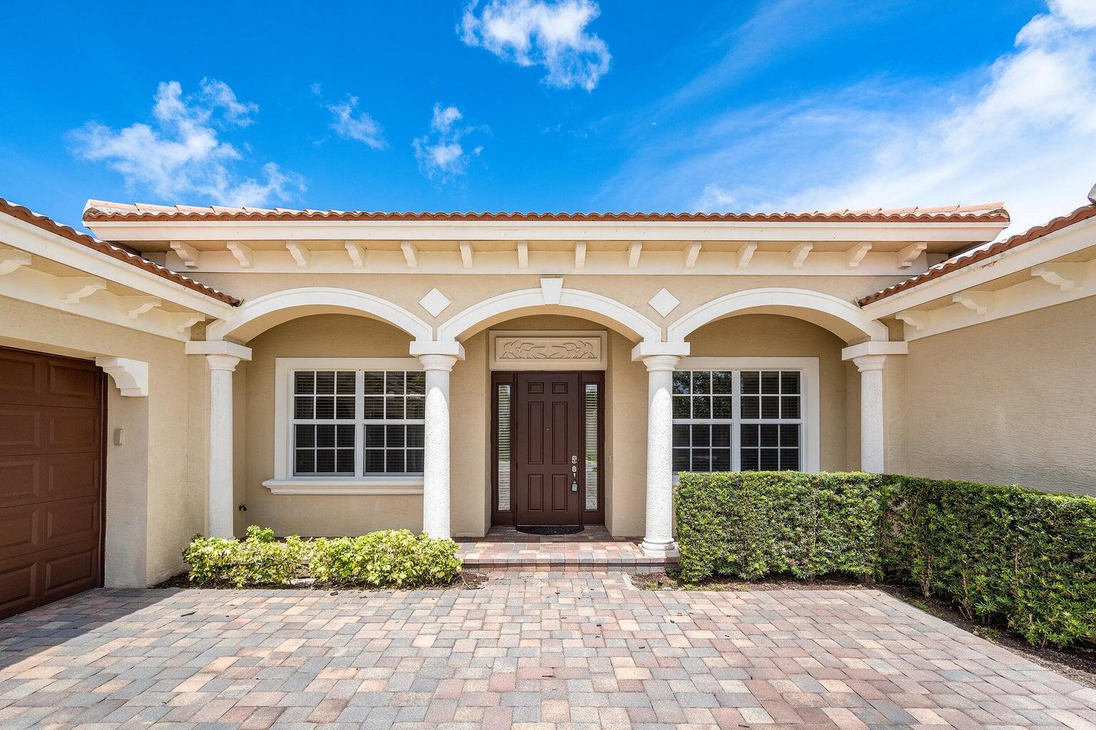 447 Rudder Cay Way