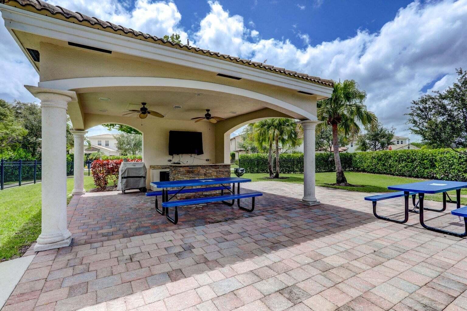 447 Rudder Cay Way