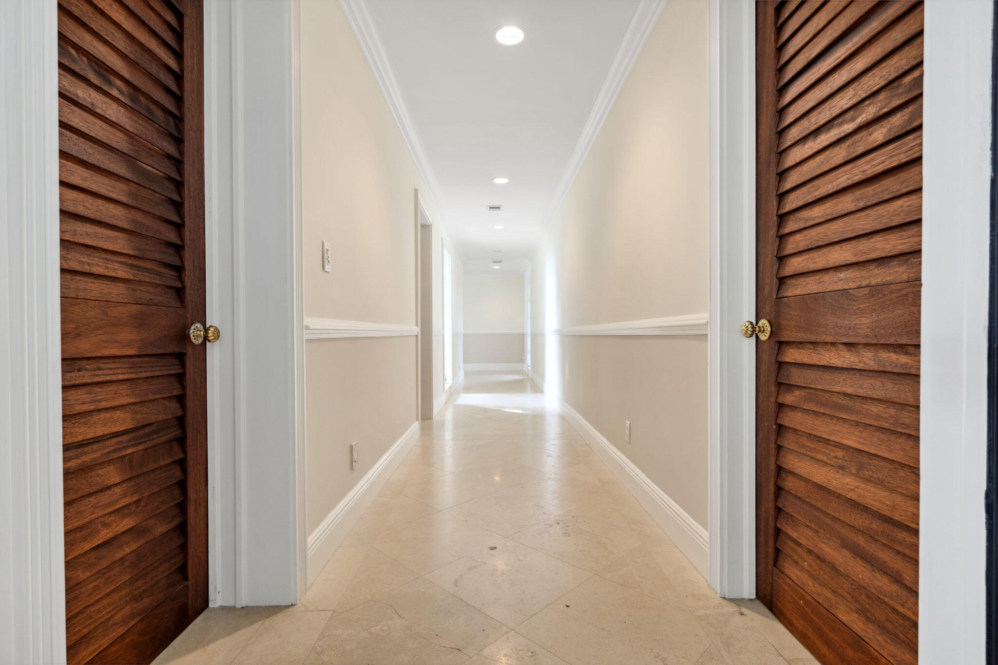 10 Yacht Club Place
