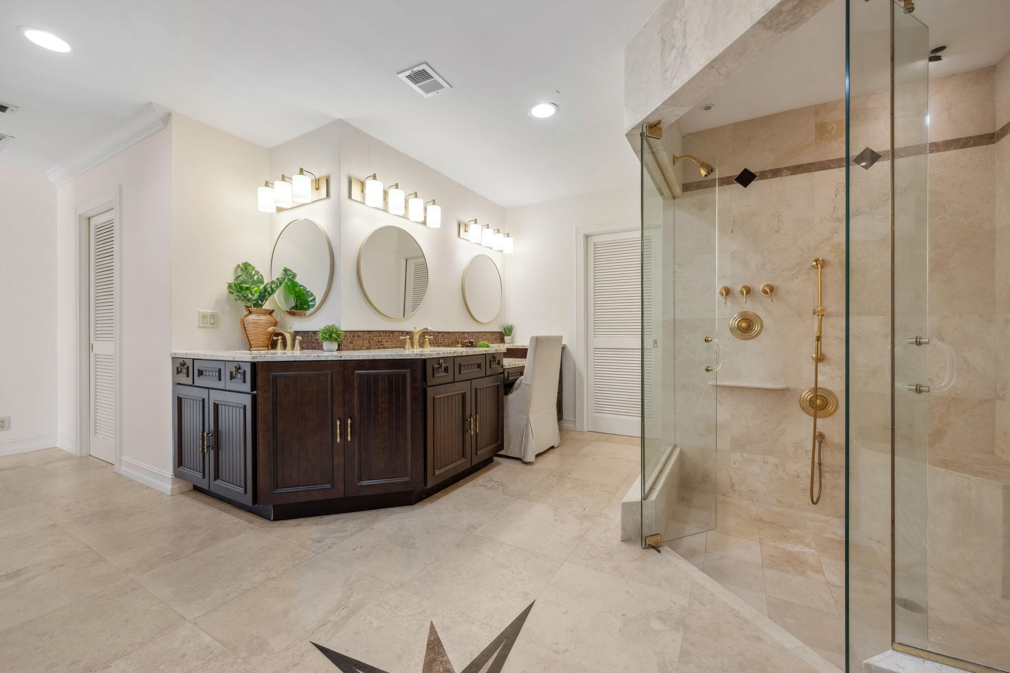 10 Yacht Club Place