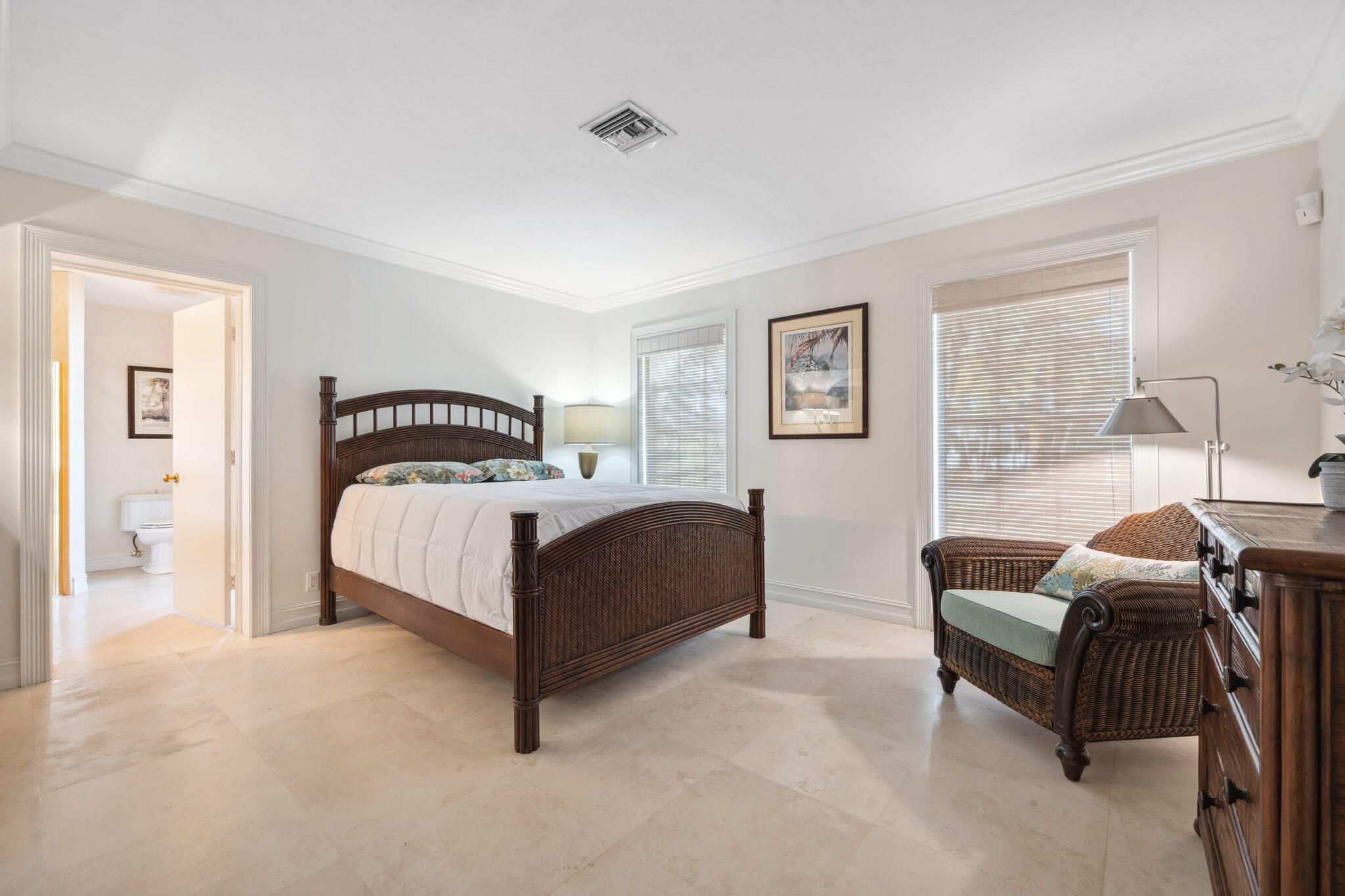 10 Yacht Club Place