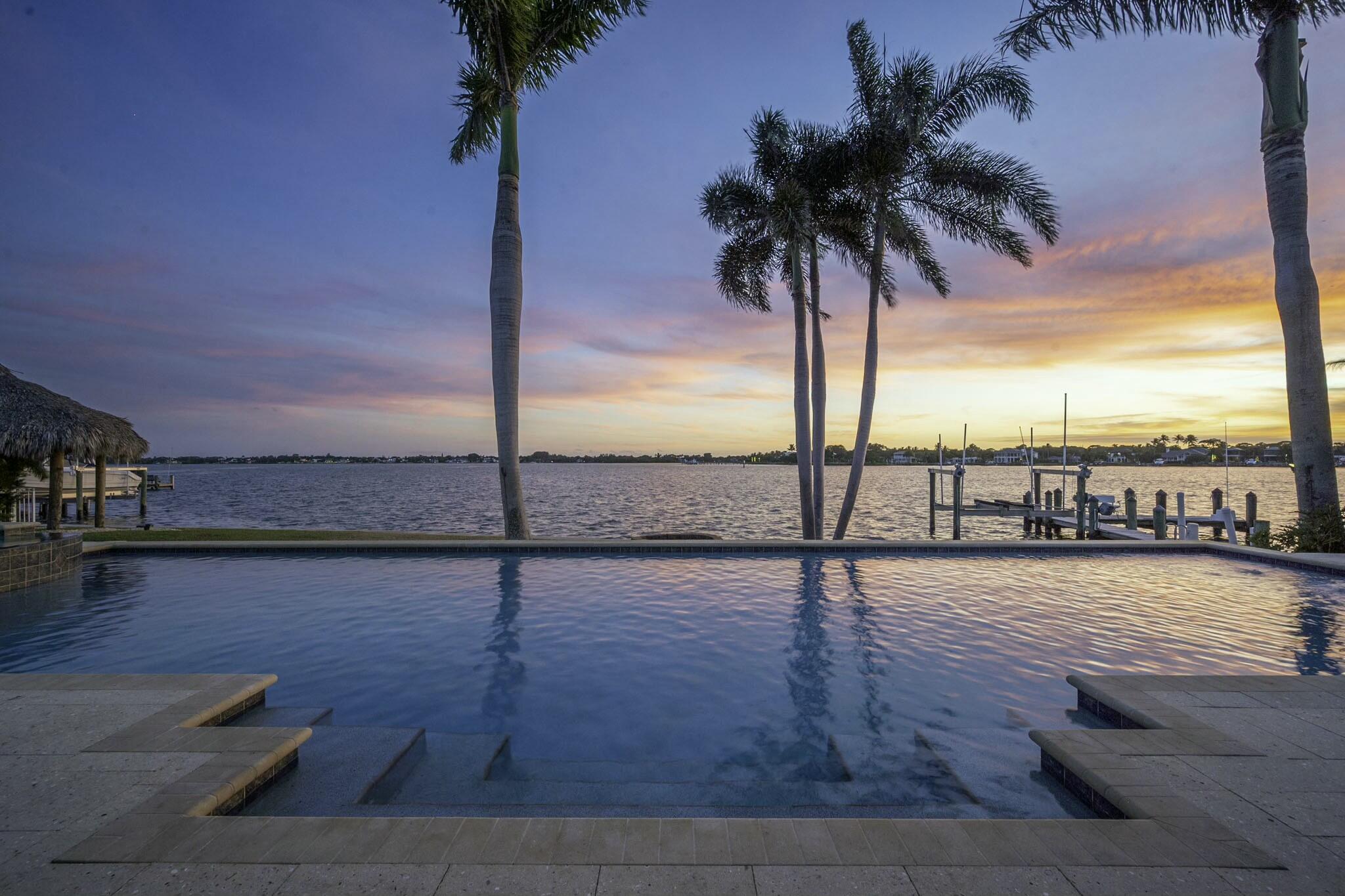 10 Yacht Club Place