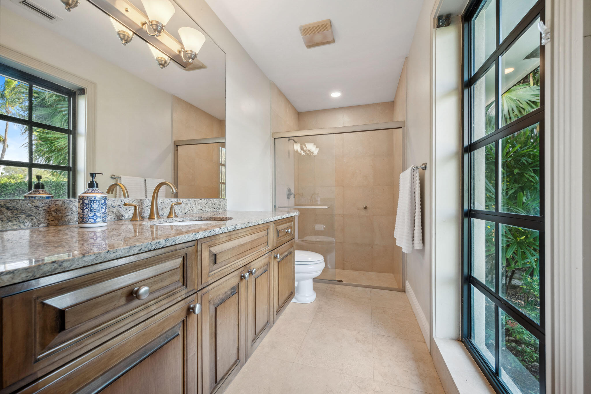 10 Yacht Club Place