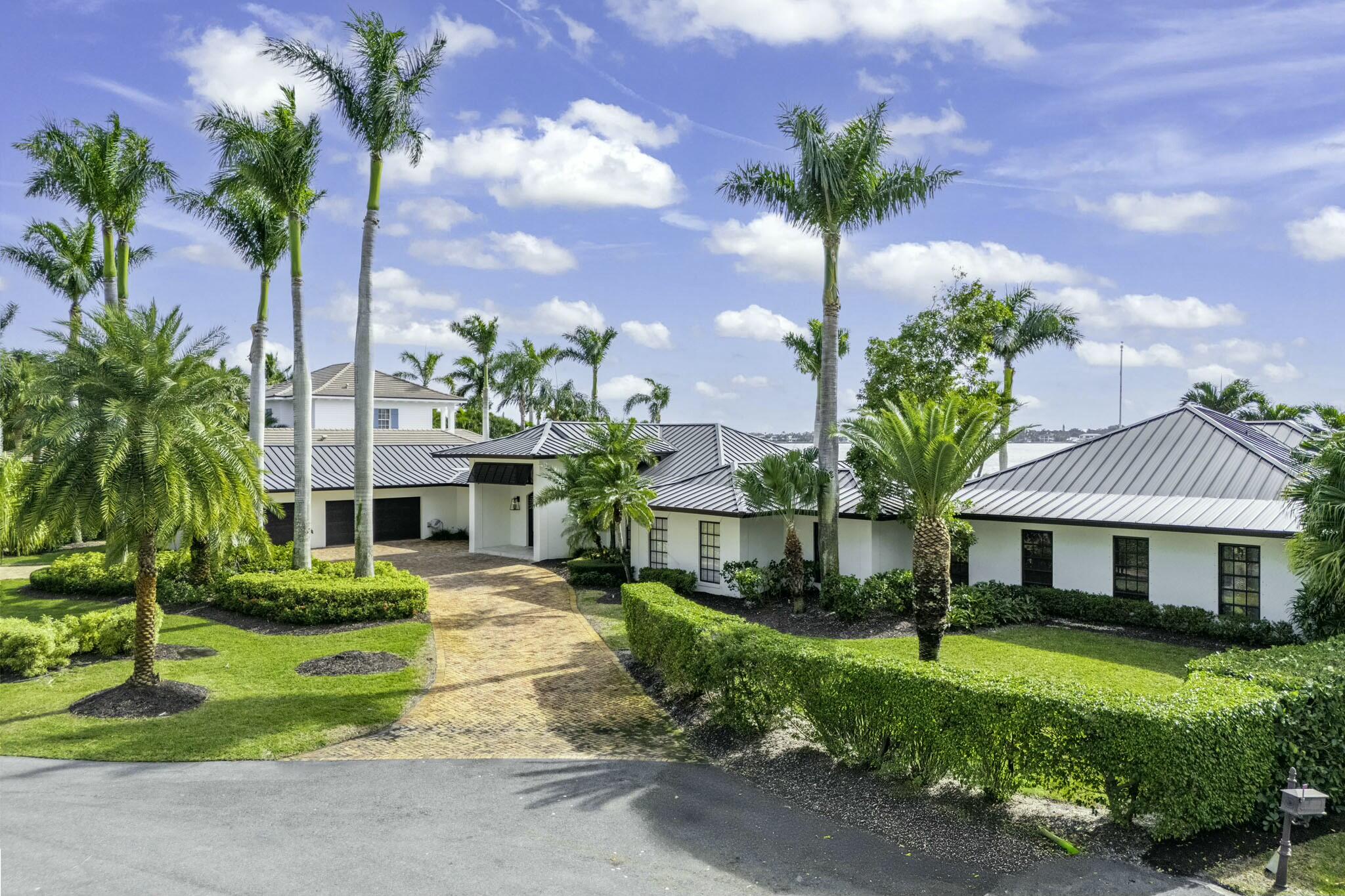 10 Yacht Club Place