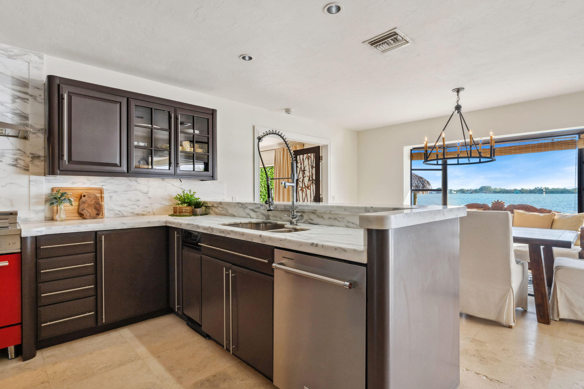 10 Yacht Club Place