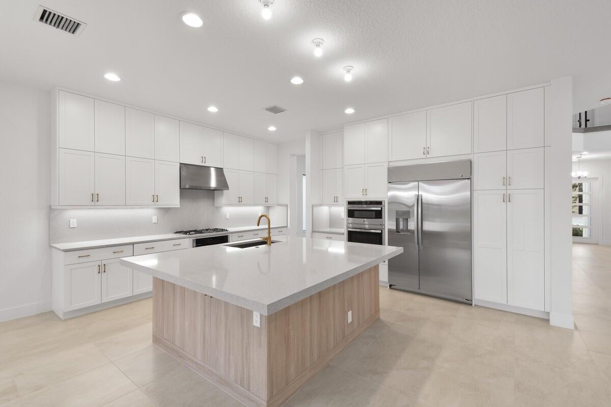 8358 Fishers Island