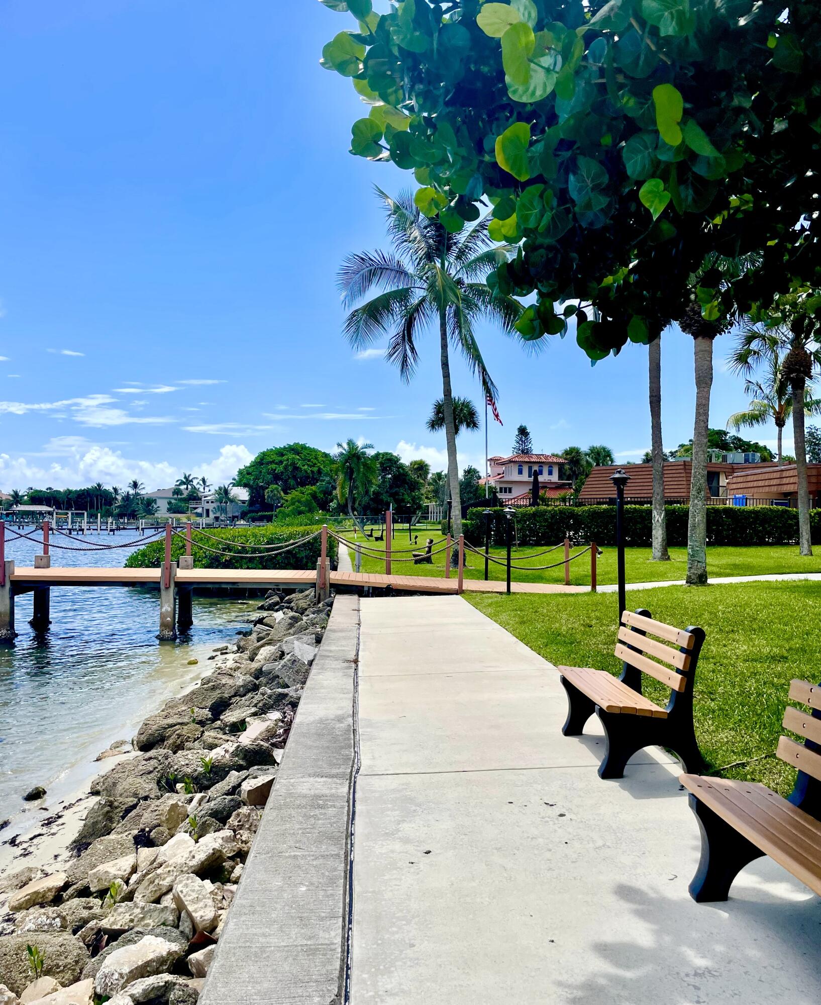 825 Center Street 10d