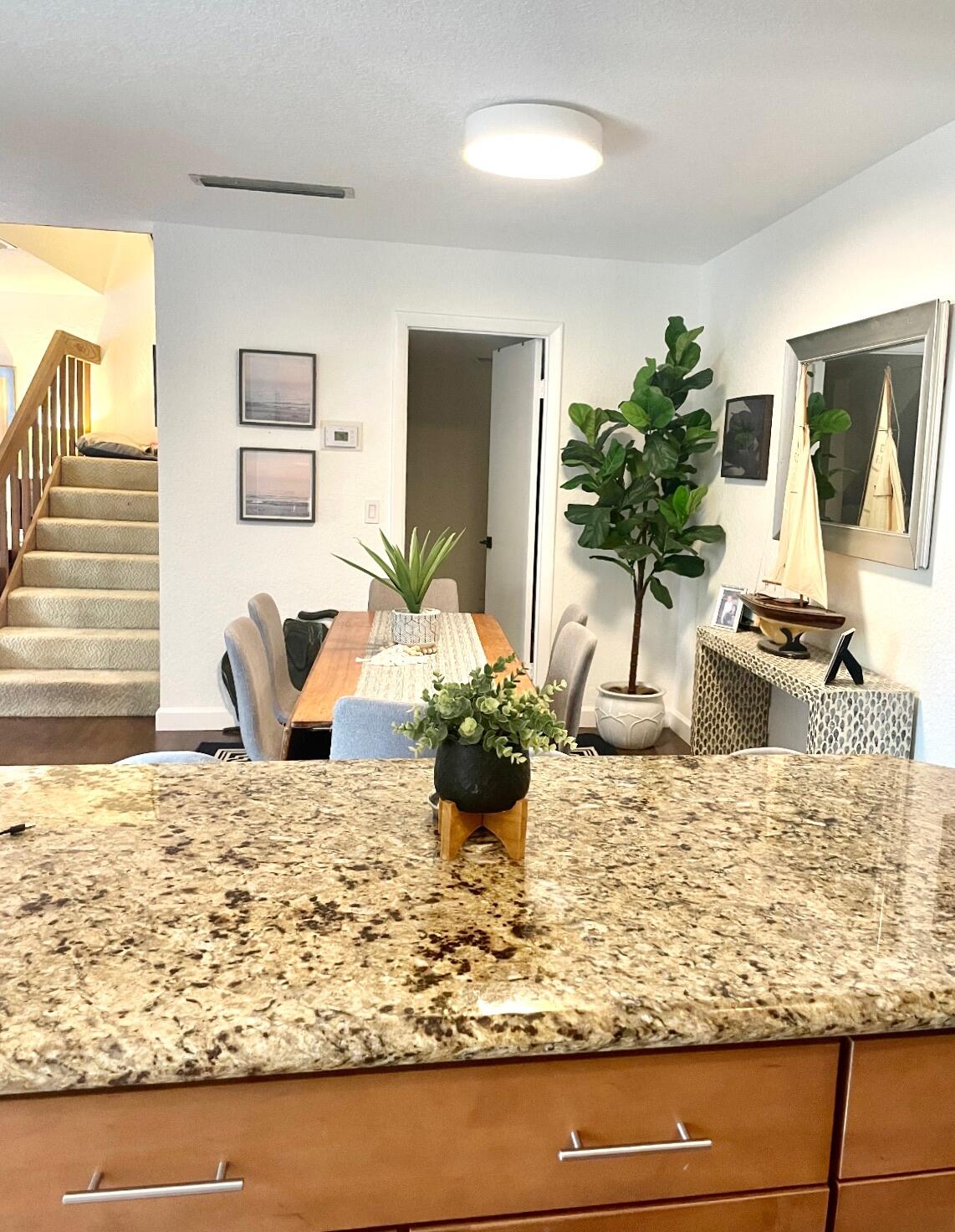 825 Center Street 10d
