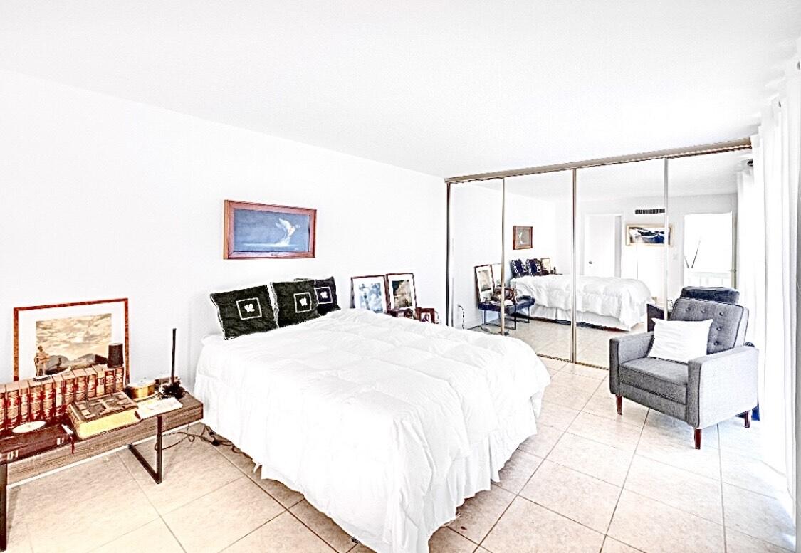 825 Center Street 10d