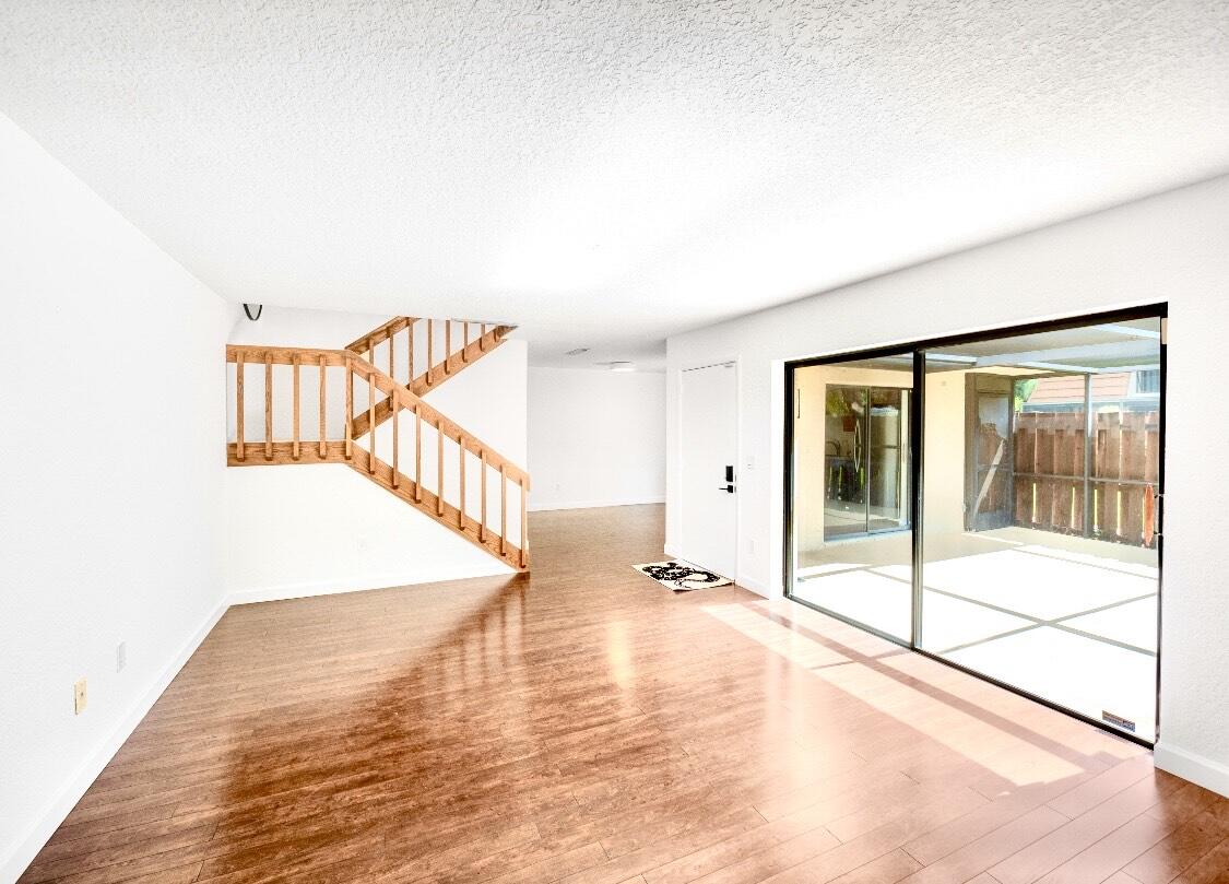 825 Center Street 10d