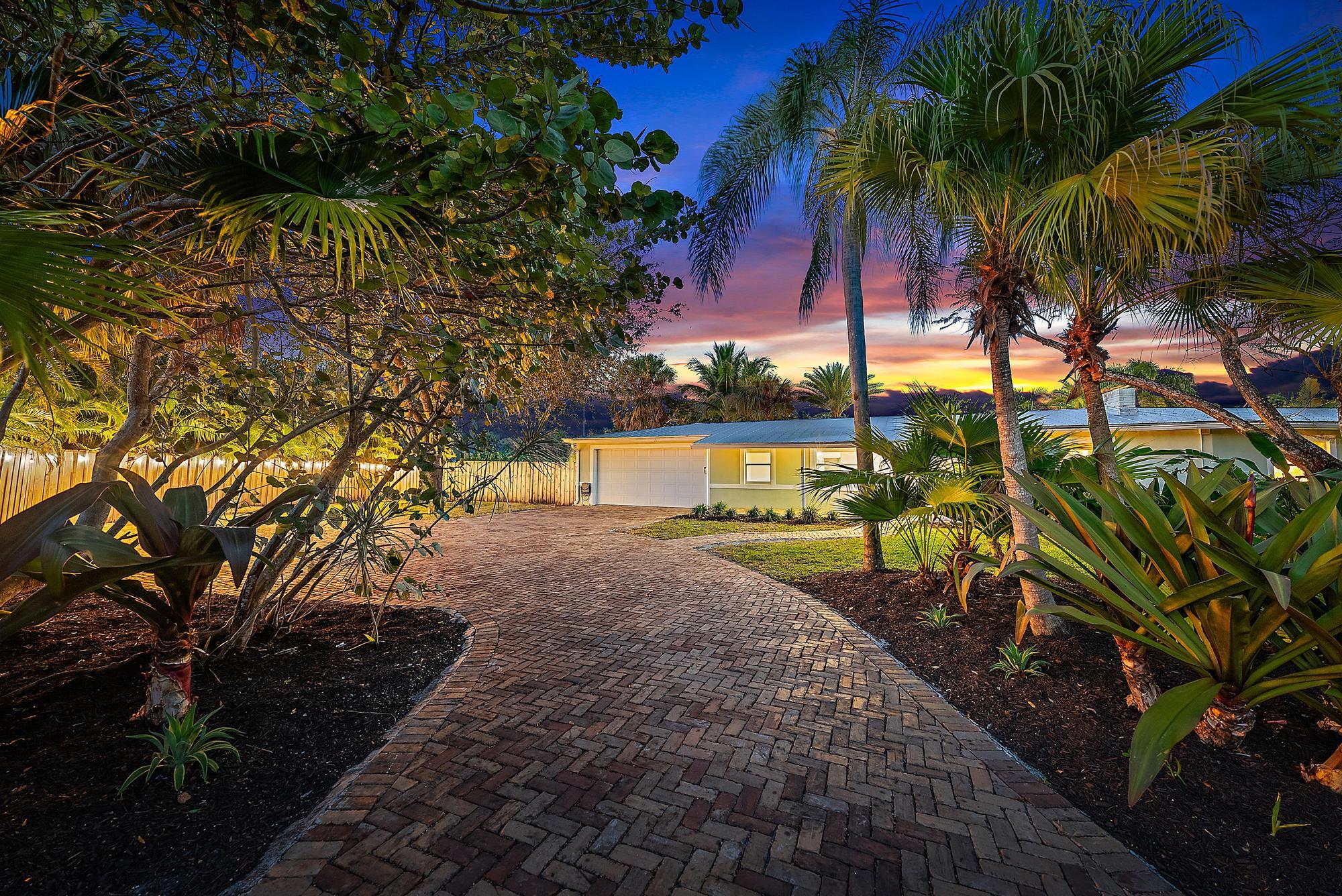 5692 Pennock Point Road