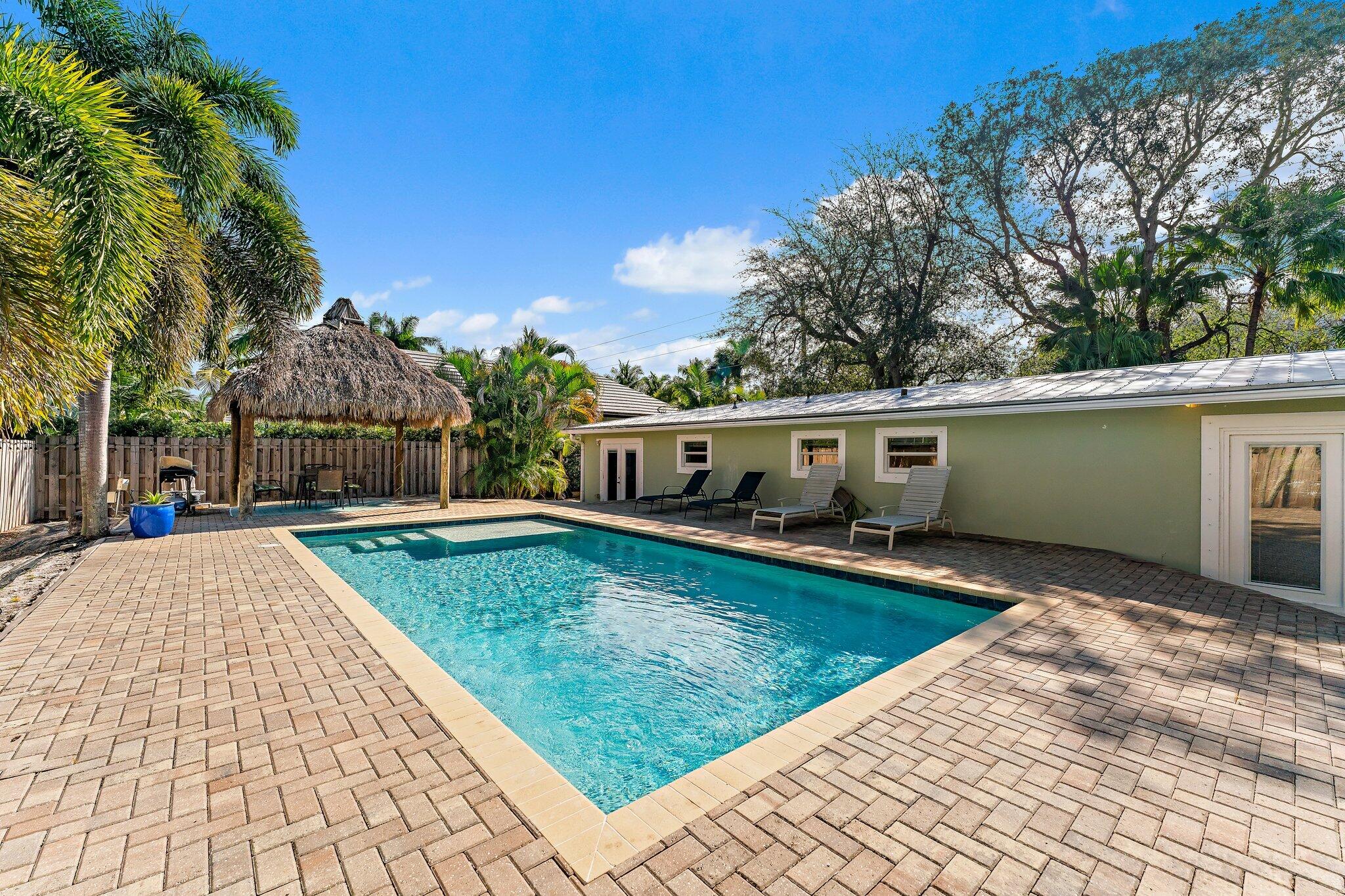 5692 Pennock Point Road