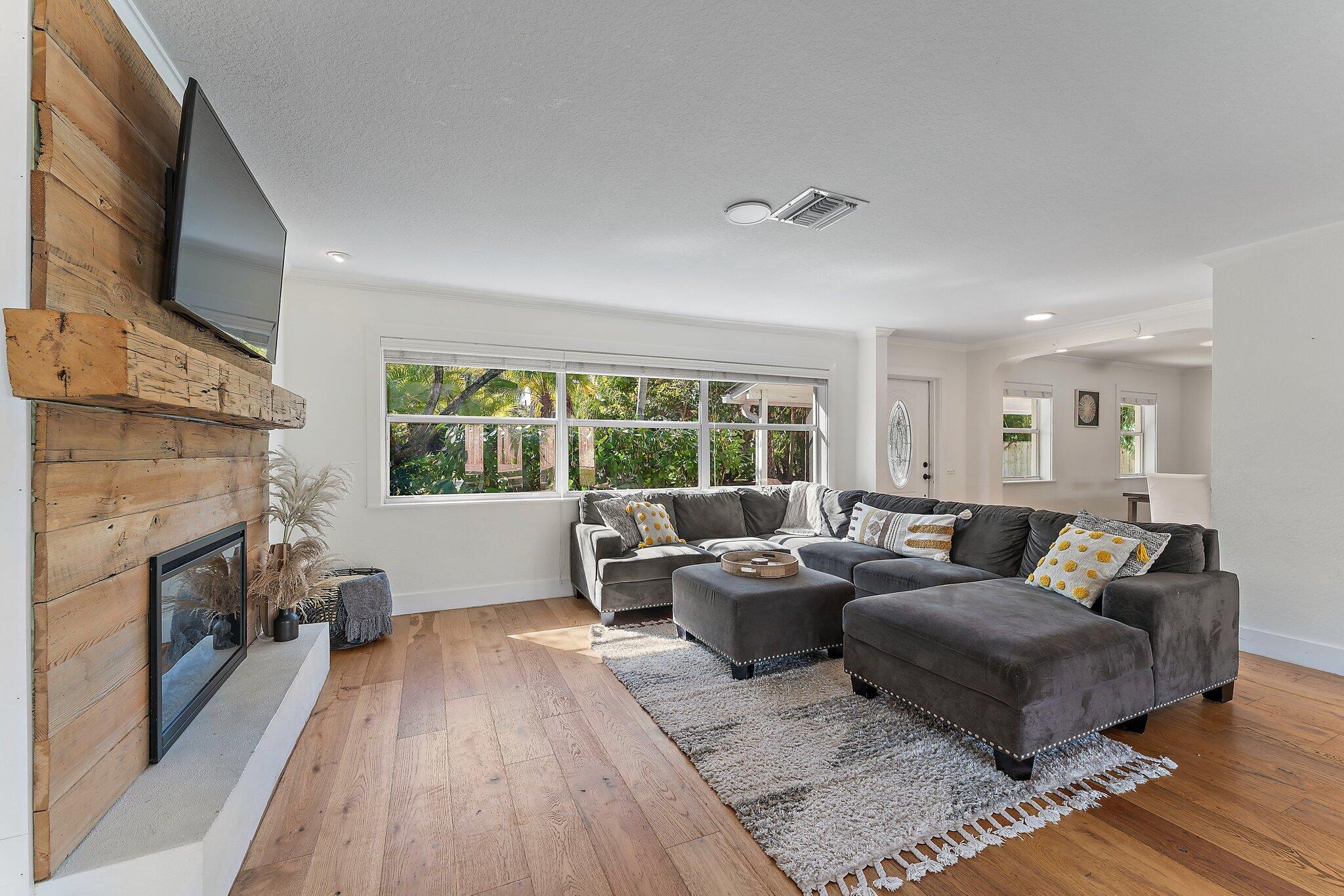 5692 Pennock Point Road