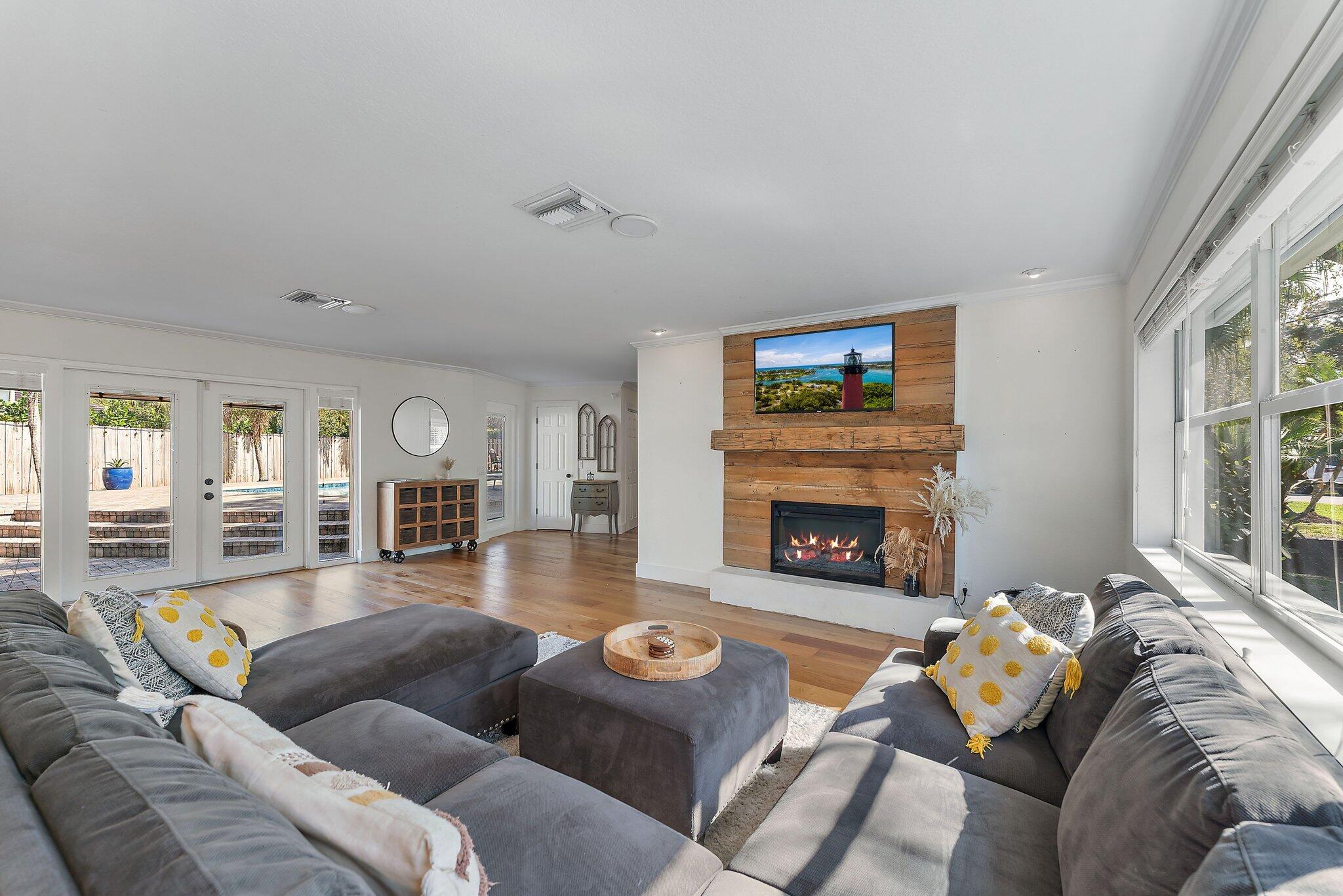 5692 Pennock Point Road