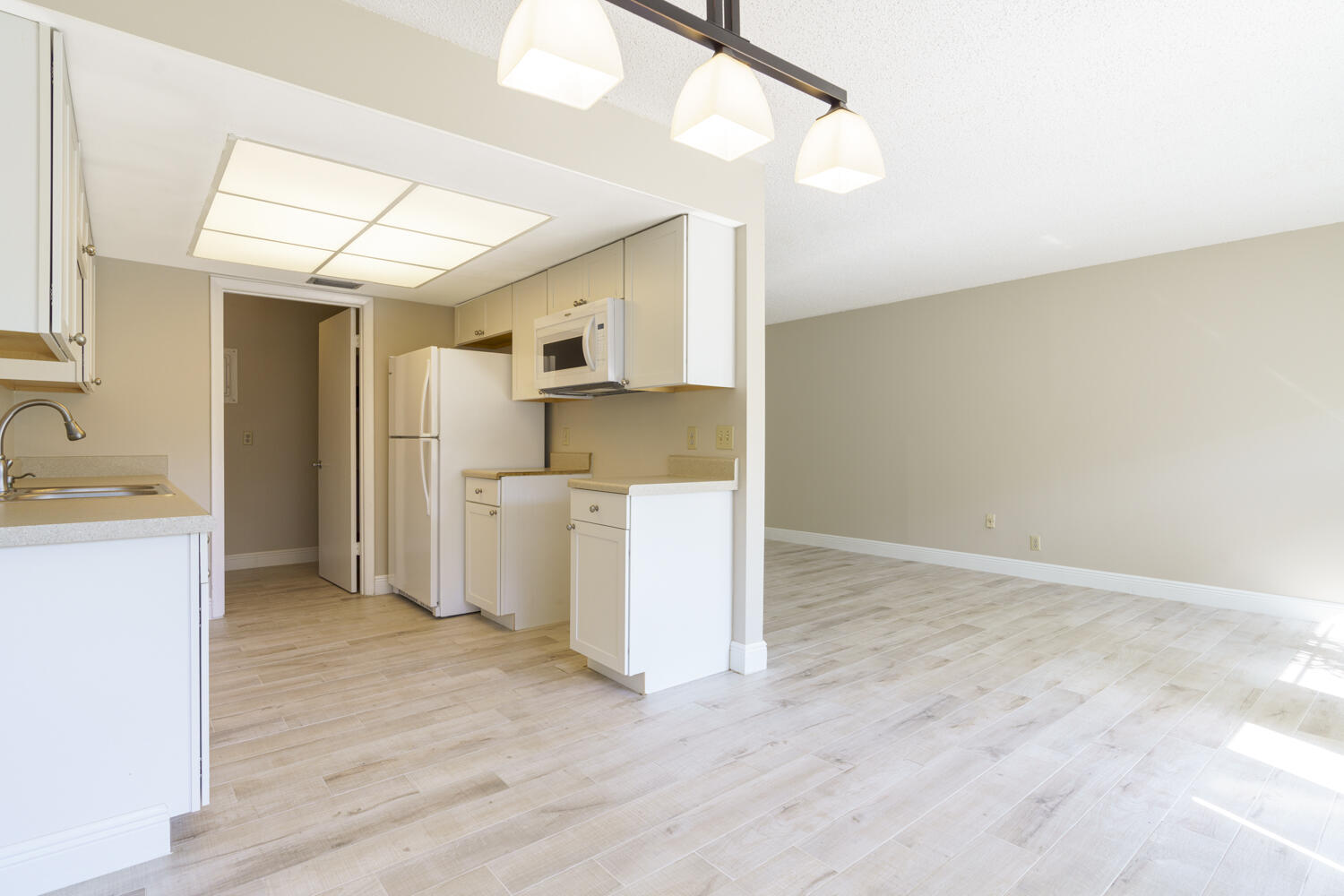 431 Lakes Boulevard 2120 C