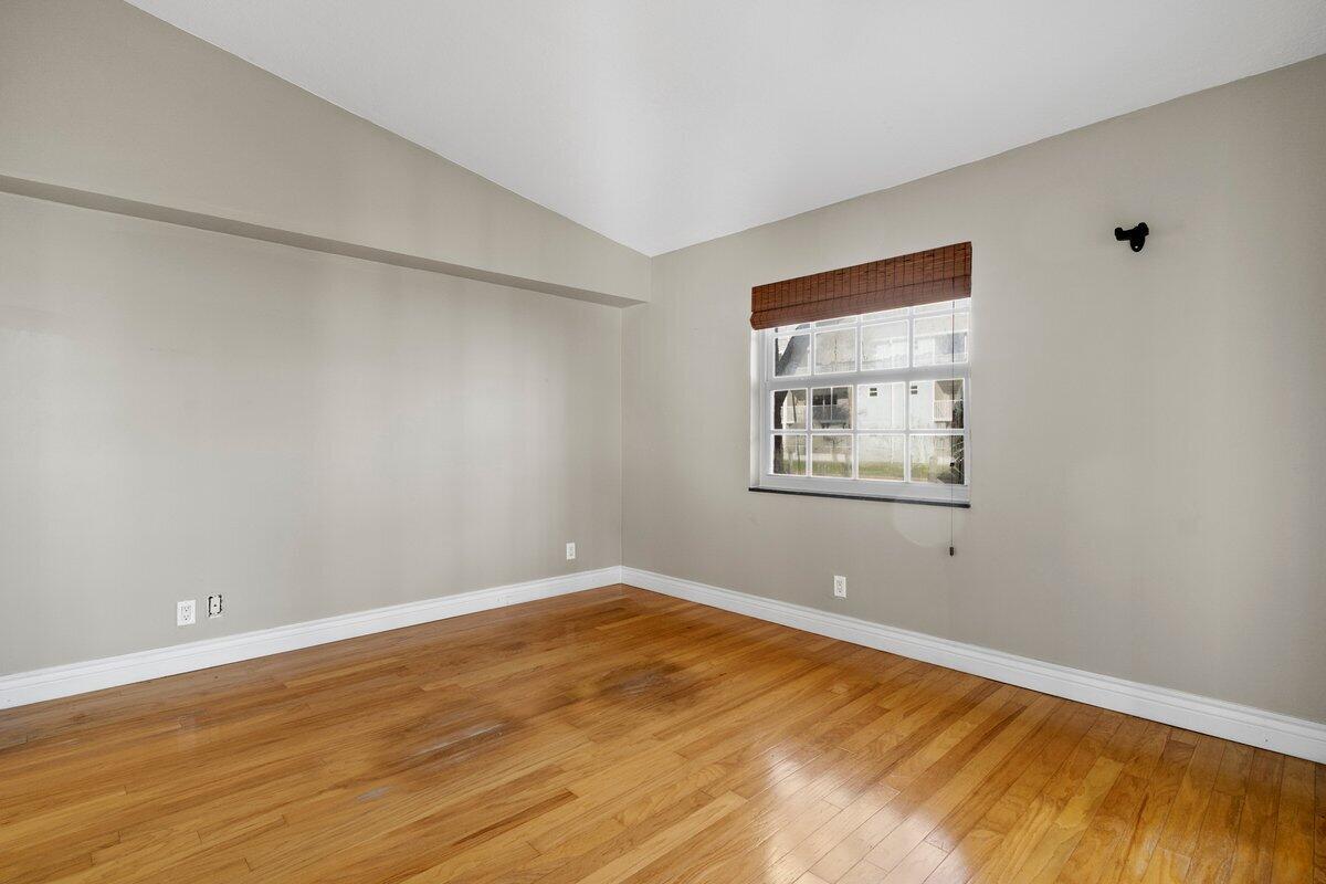 1145 Lake Shore Drive 101