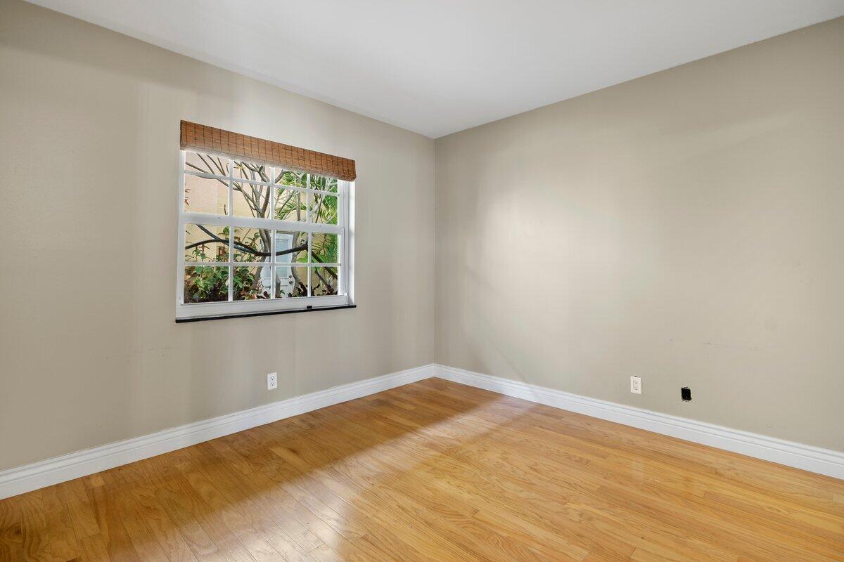 1145 Lake Shore Drive 101