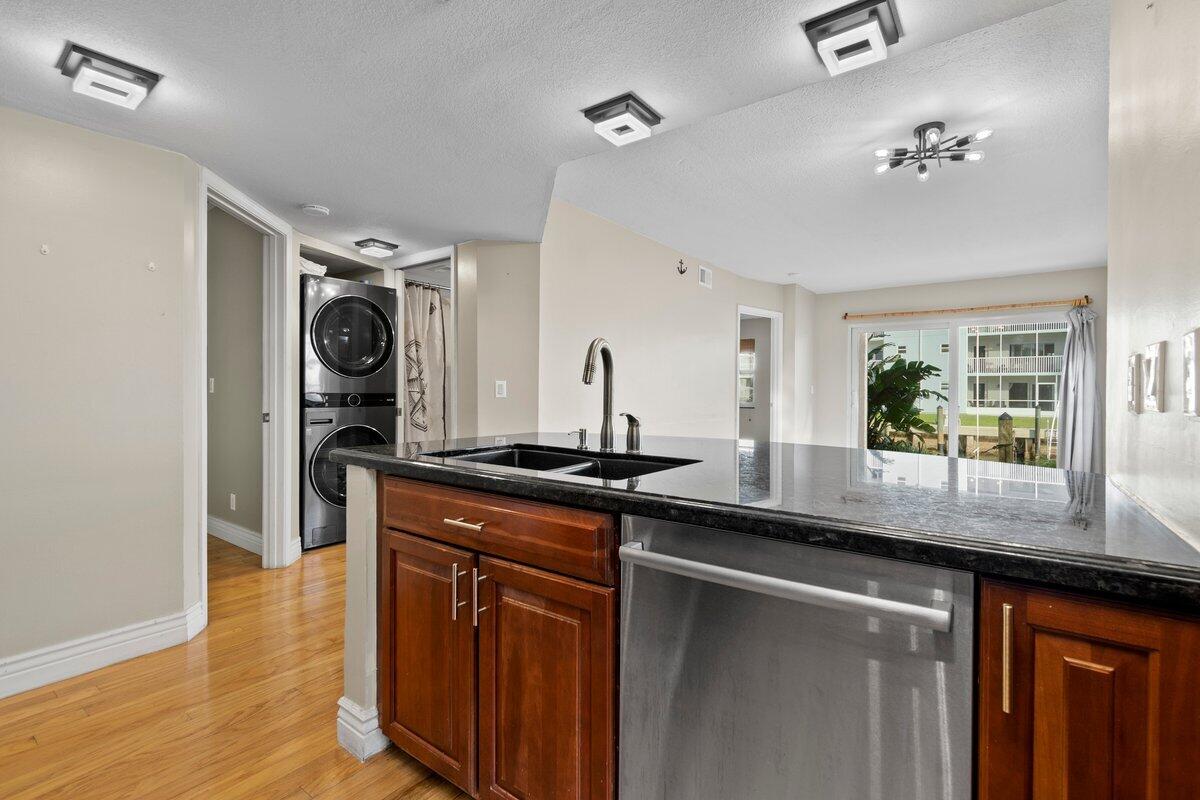 1145 Lake Shore Drive 101