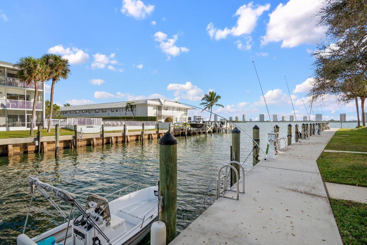 1145 Lake Shore Drive 101