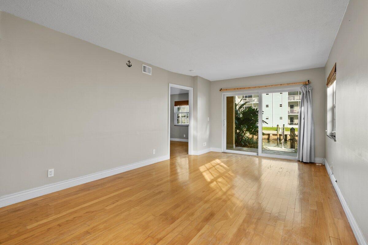 1145 Lake Shore Drive 101