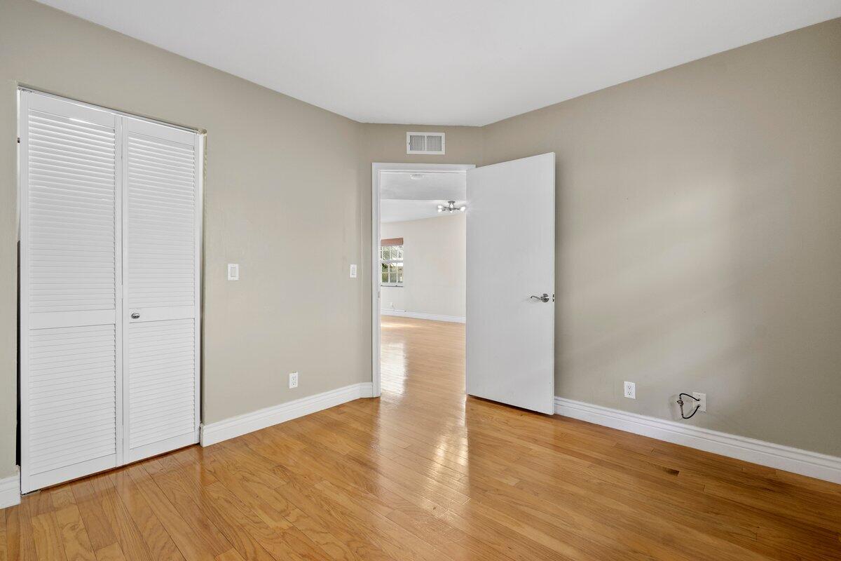 1145 Lake Shore Drive 101