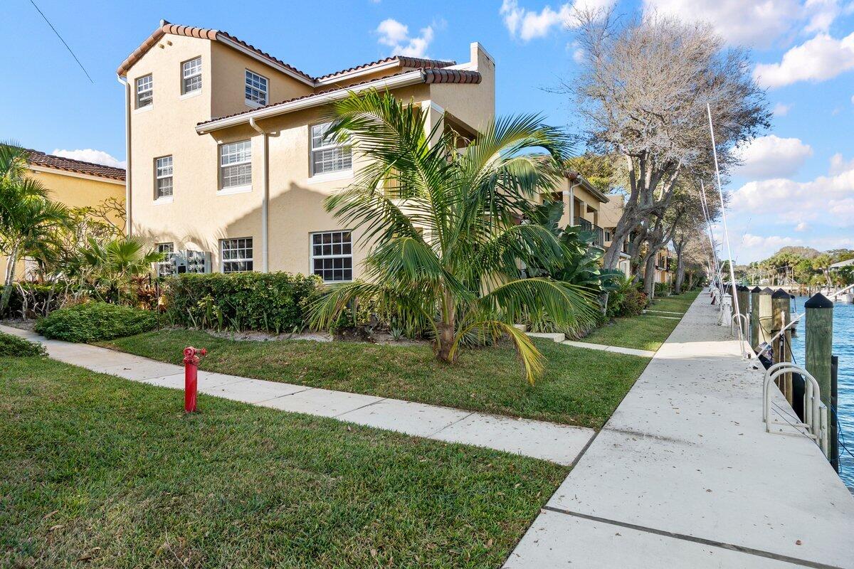 1145 Lake Shore Drive 101
