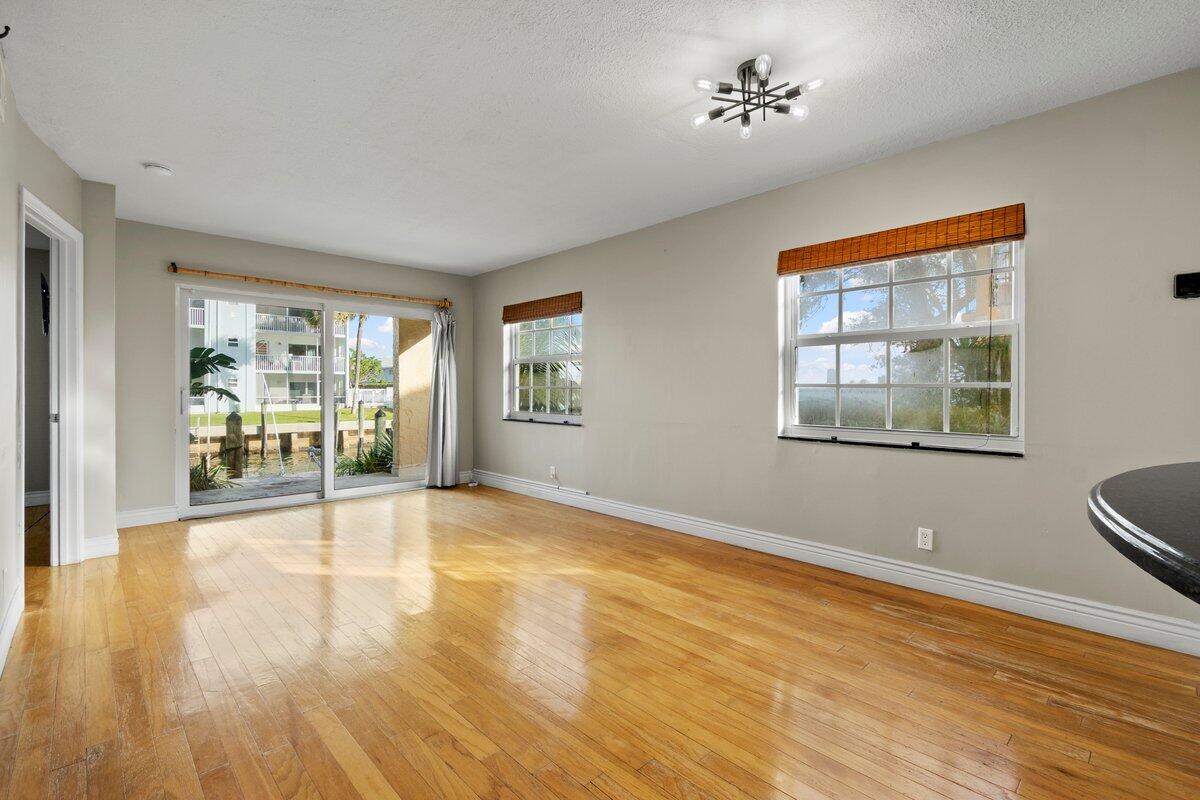 1145 Lake Shore Drive 101