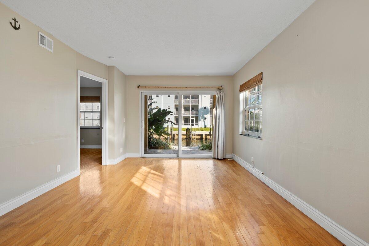 1145 Lake Shore Drive 101