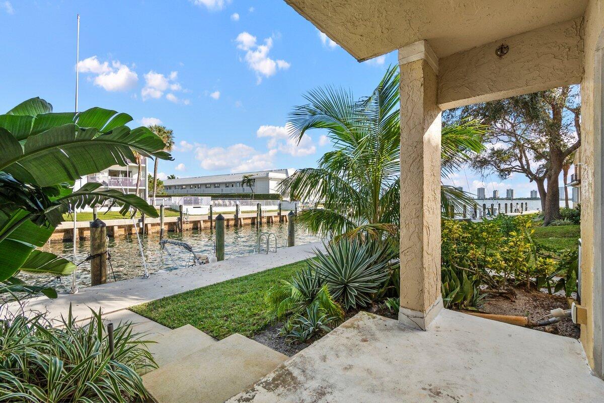 1145 Lake Shore Drive 101