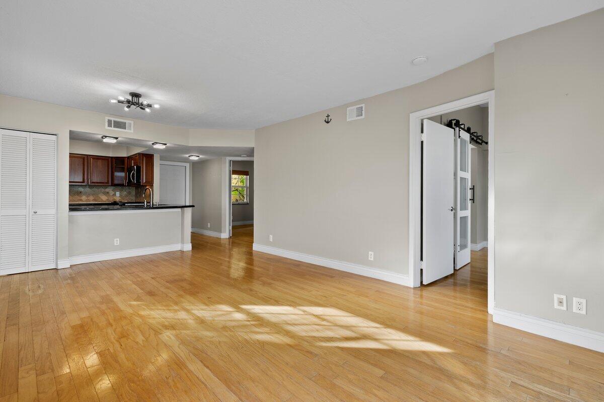 1145 Lake Shore Drive 101