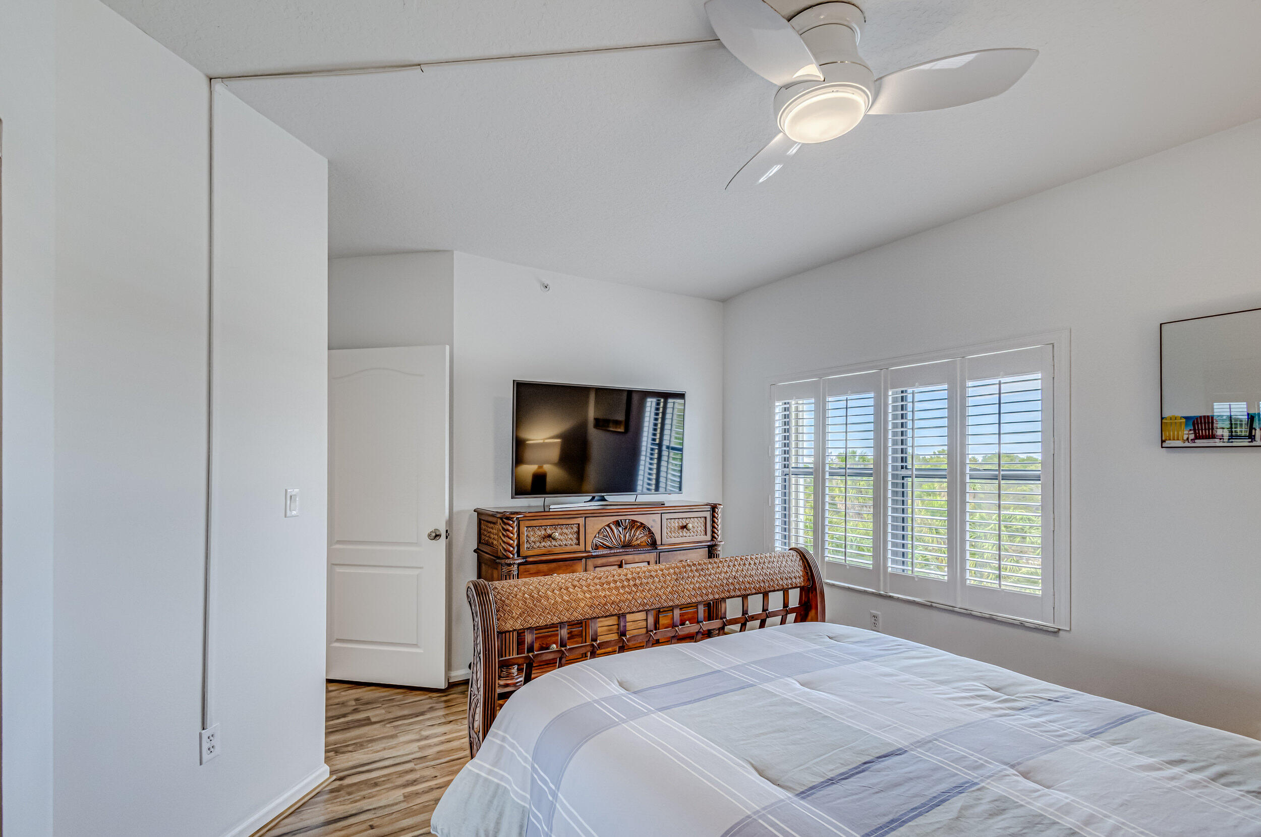 100 Uno Lago Drive 401