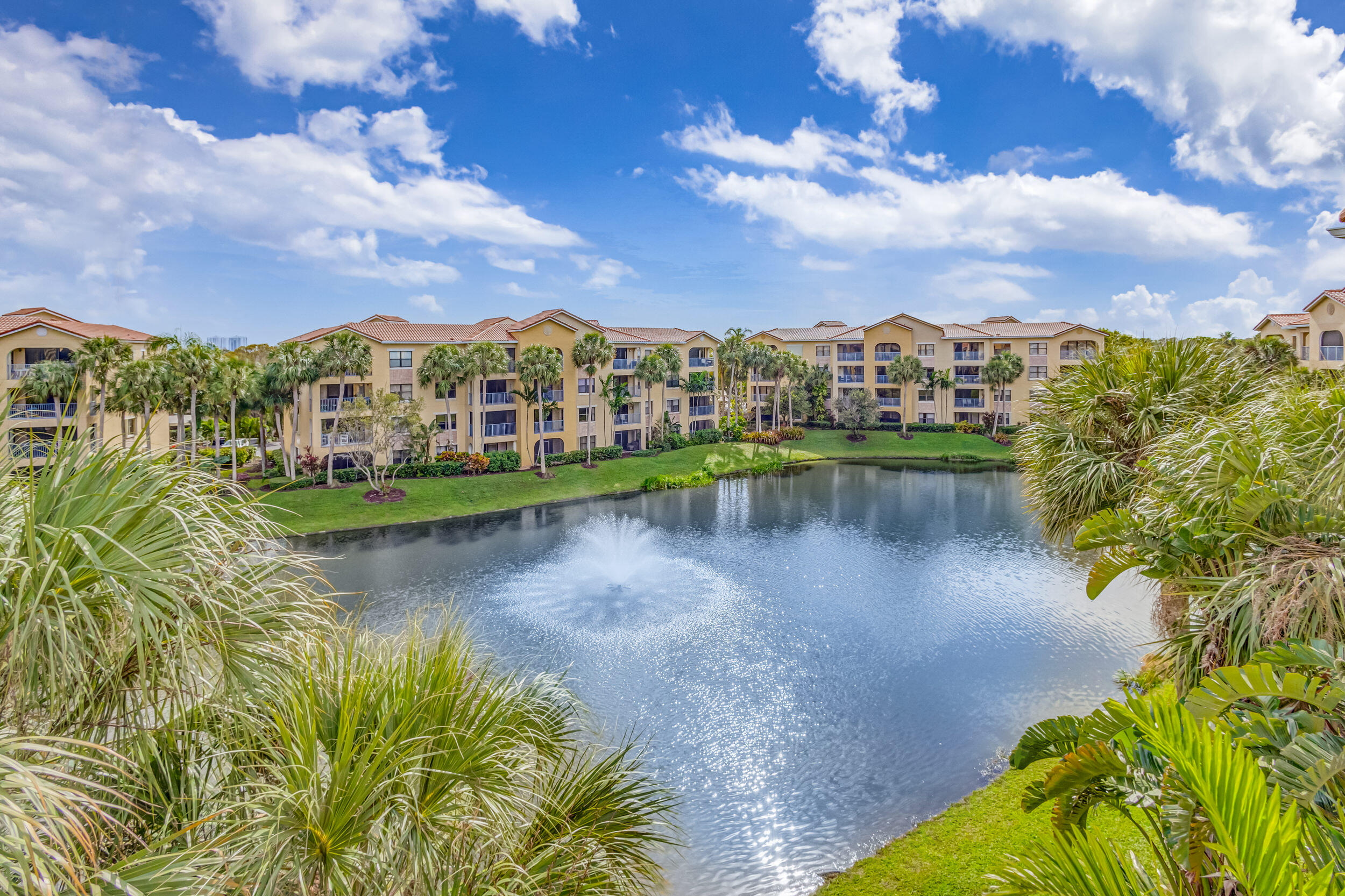 100 Uno Lago Drive 401