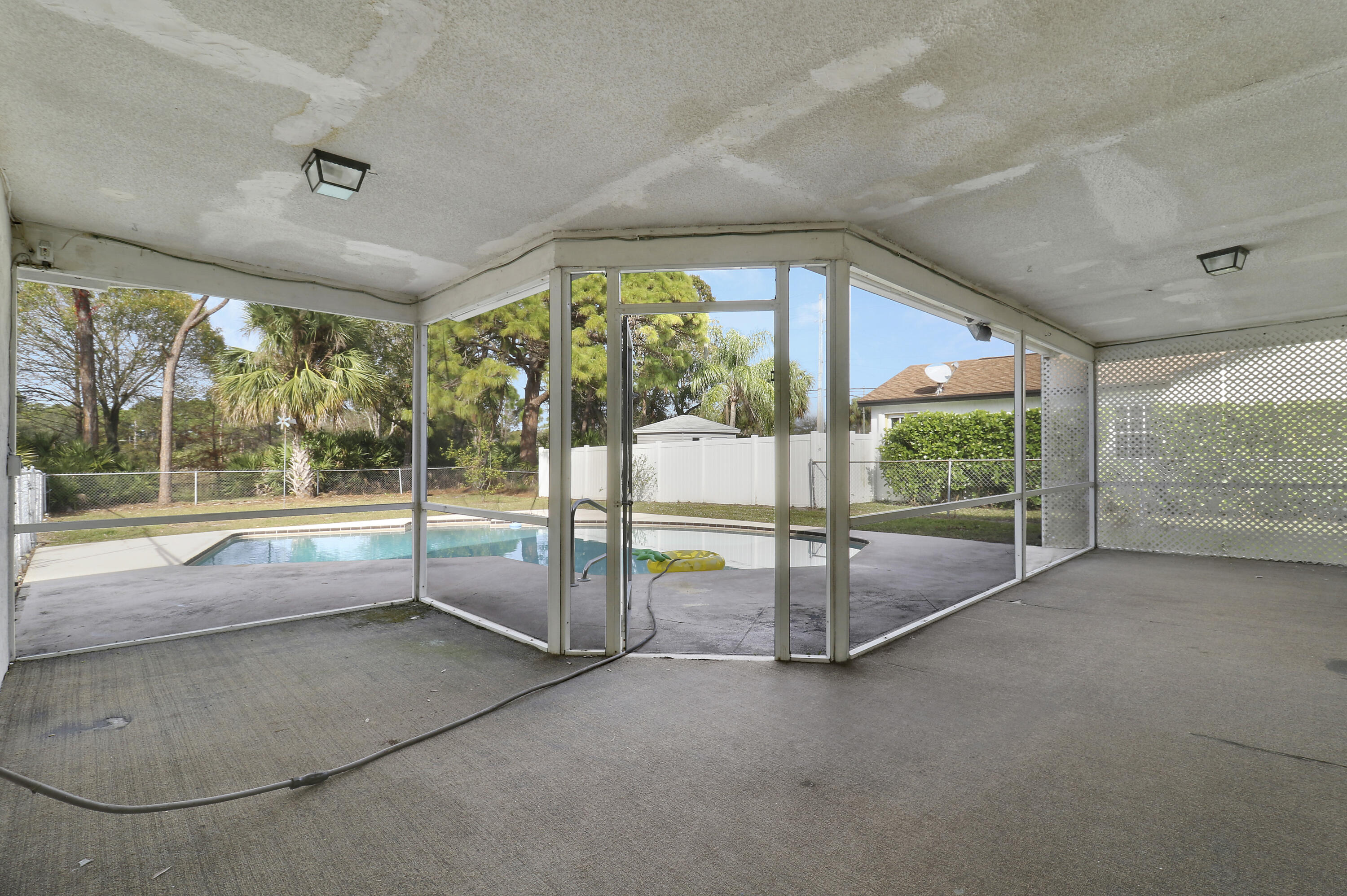 503 Oak Terrace