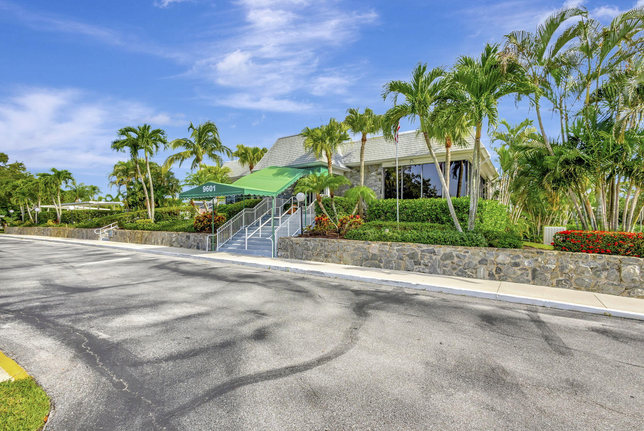 18081 SE Country Club Drive 18-172