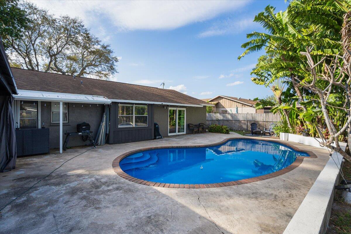 1112 Fernlea Drive