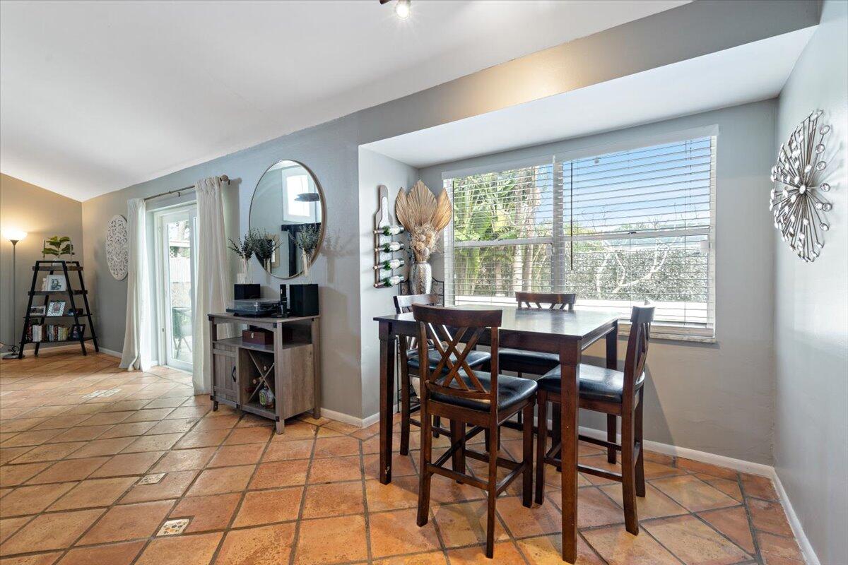 1112 Fernlea Drive