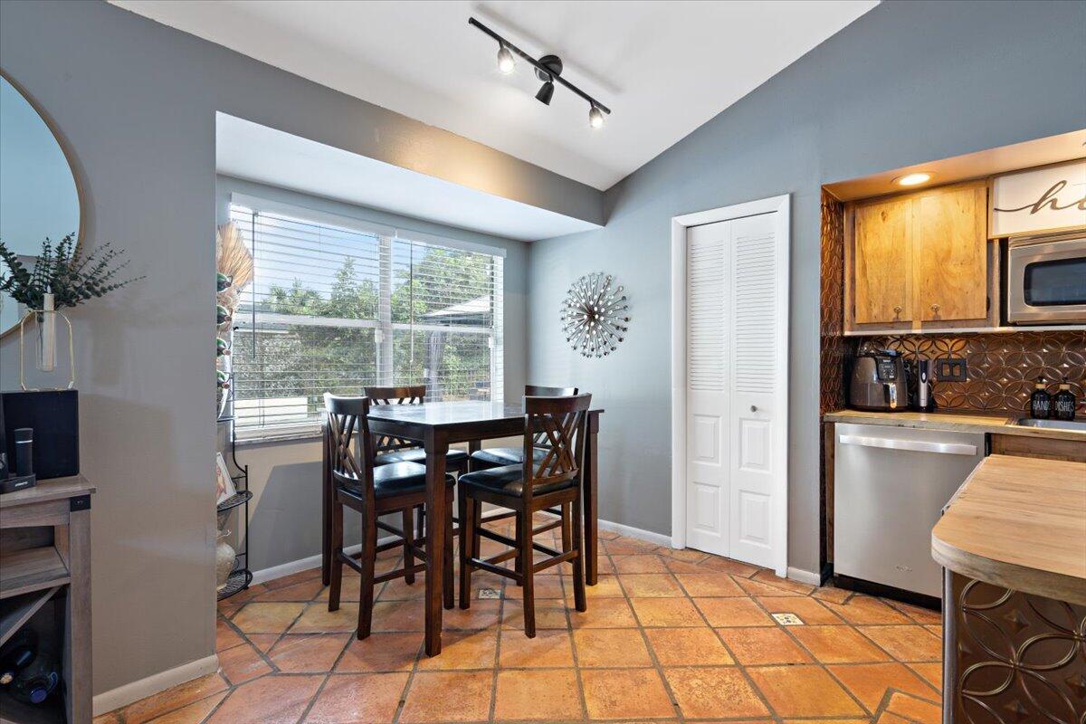 1112 Fernlea Drive