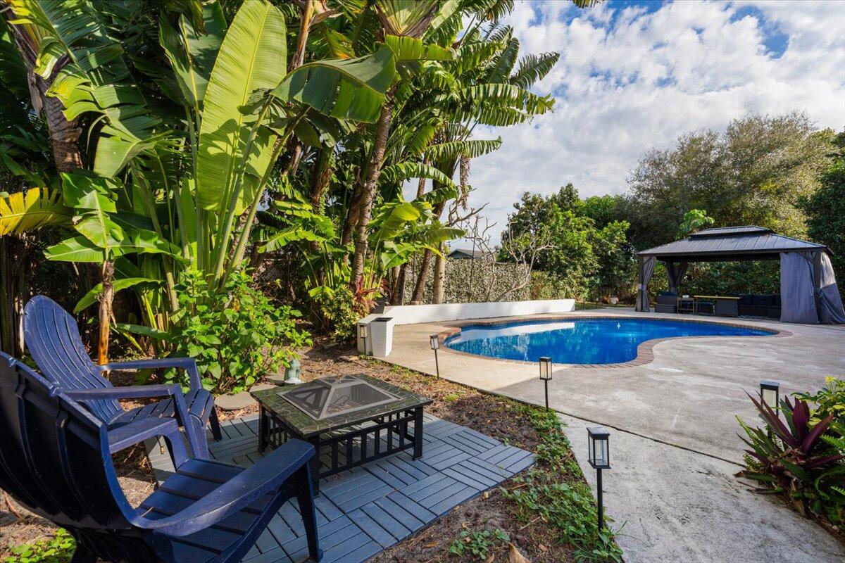 1112 Fernlea Drive