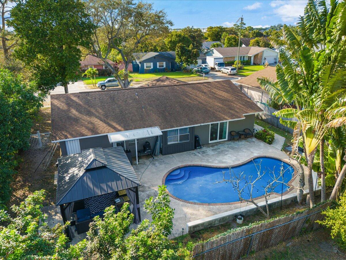 1112 Fernlea Drive