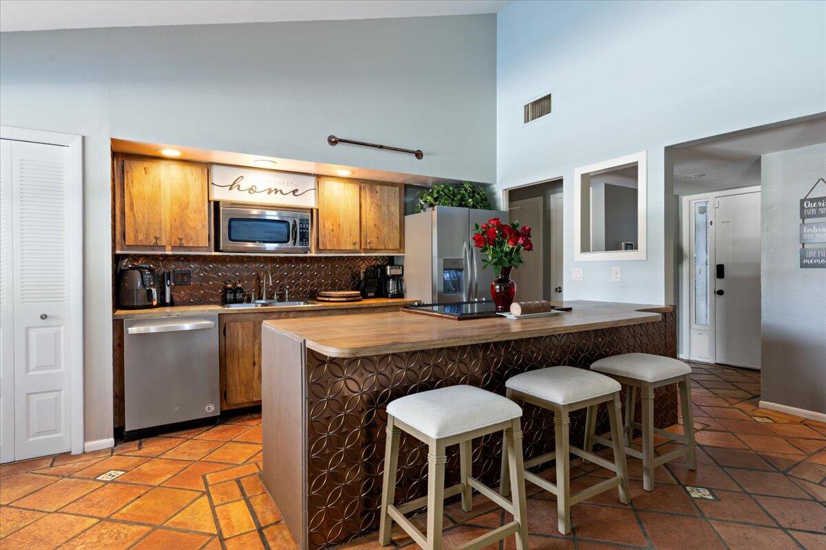 1112 Fernlea Drive