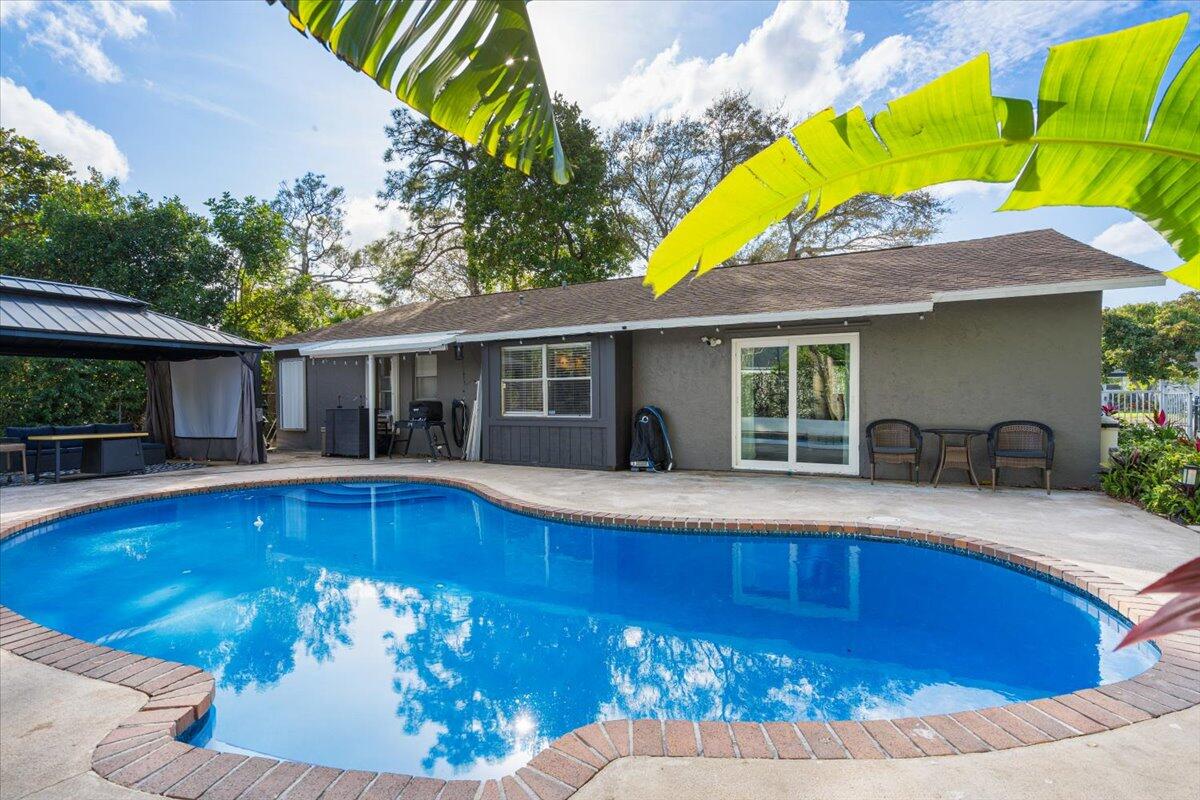 1112 Fernlea Drive