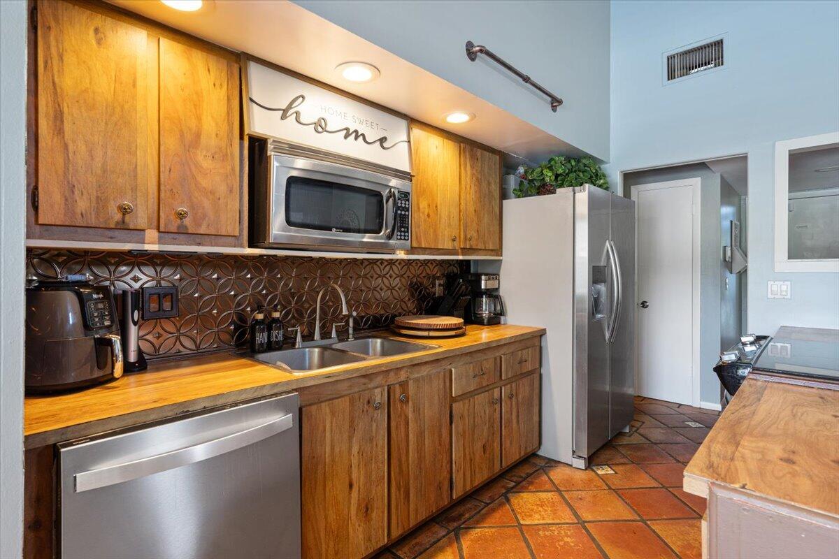 1112 Fernlea Drive