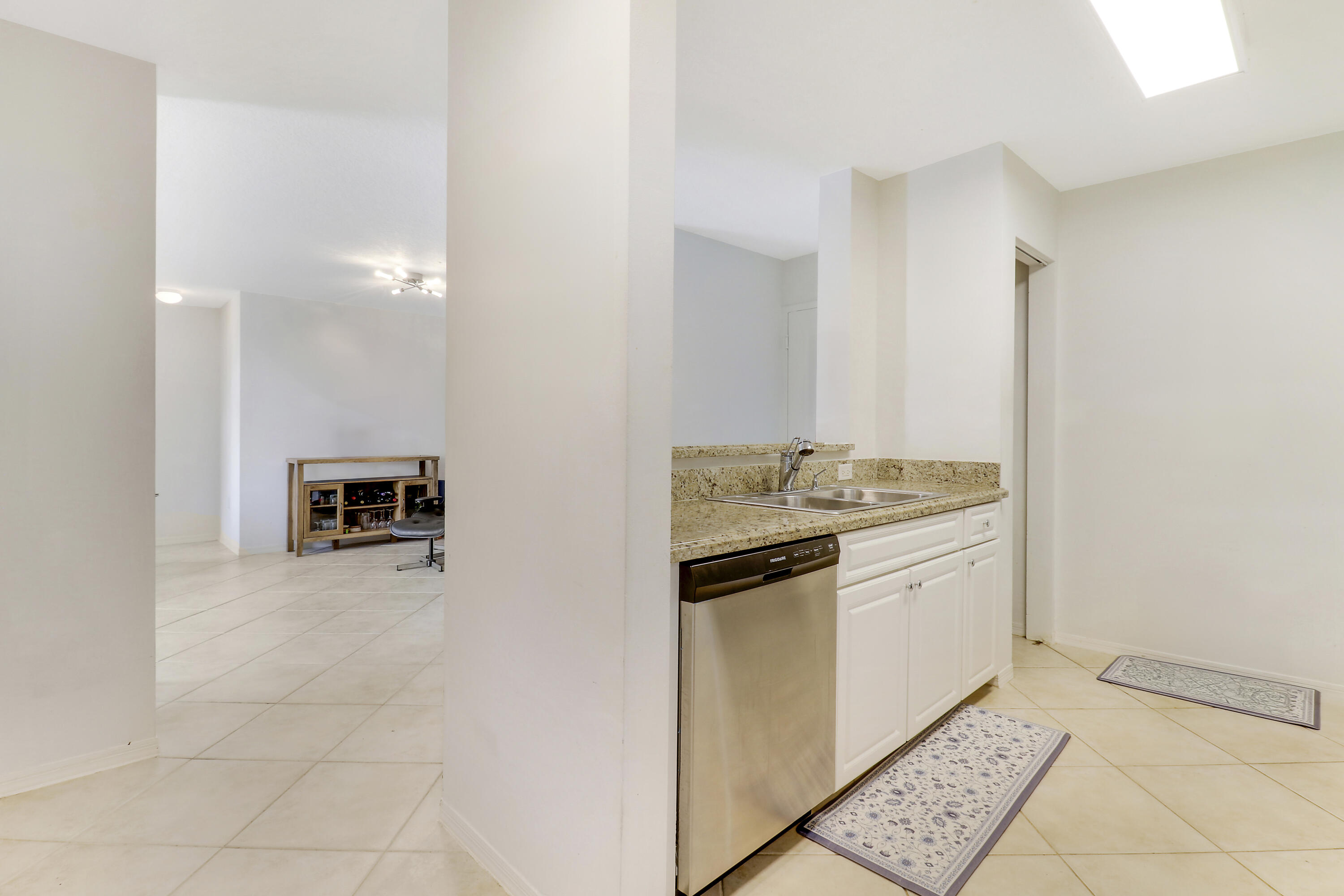 1209 Main Street 304