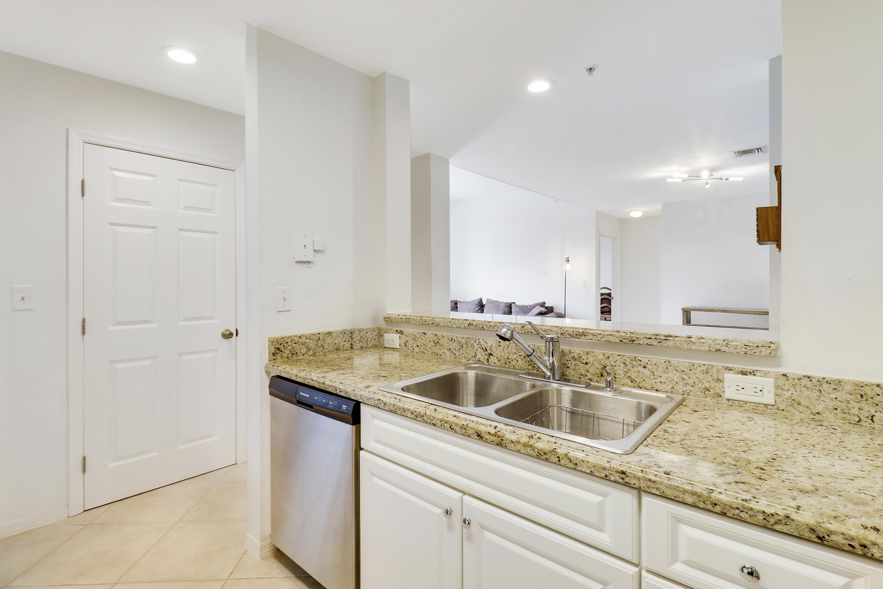 1209 Main Street 304